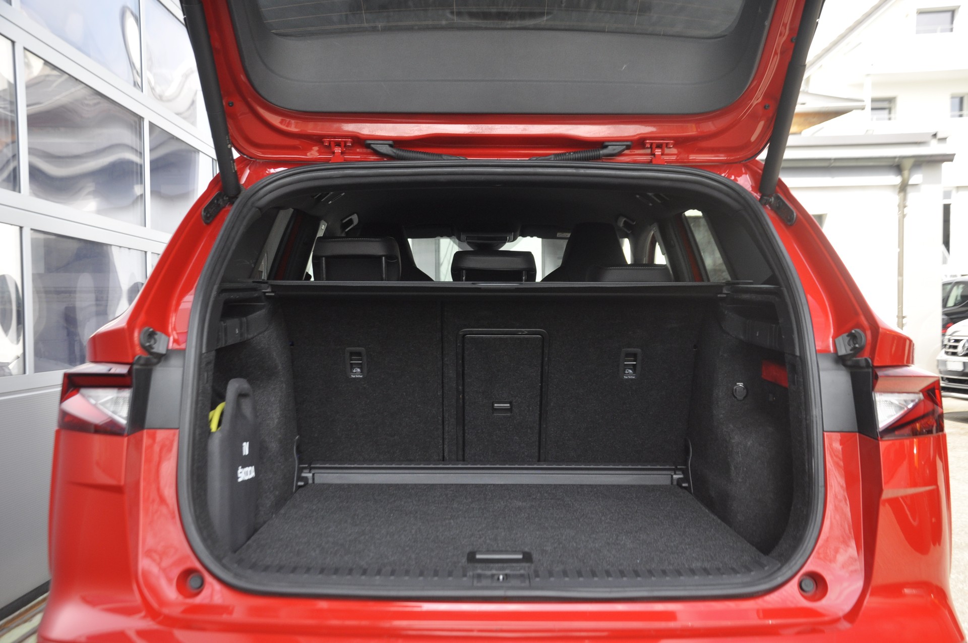 SKODA Enyaq iV 80x SportLine I Anhängerkupplung-image-11