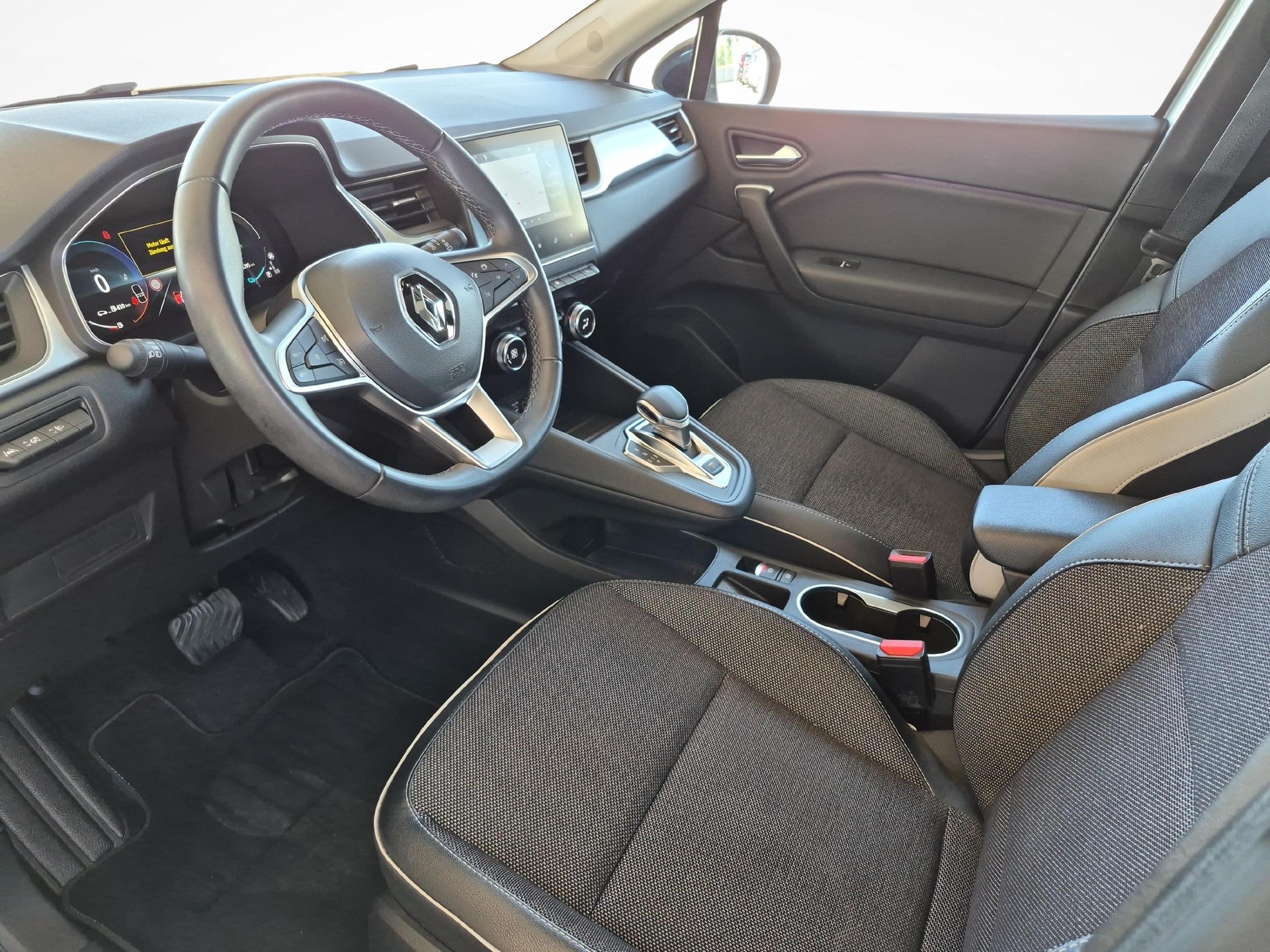 RENAULT Captur 1.6 E-Tech techno / Jetzt mit attraktivem 1.99% Leasing-image-12