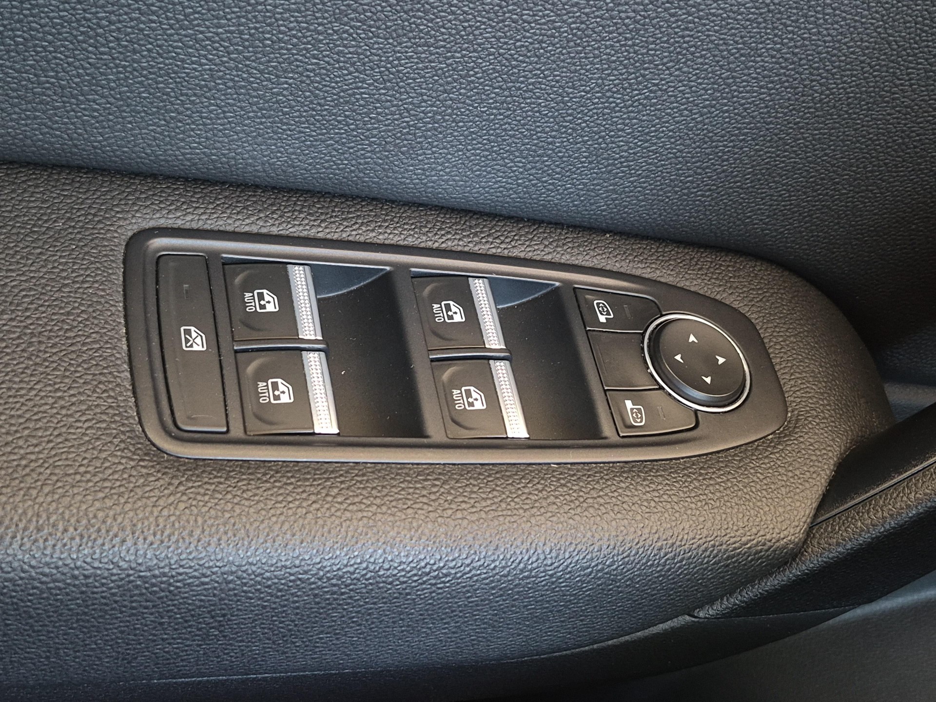 RENAULT Captur 1.6 E-Tech techno / Jetzt mit attraktivem 1.99% Leasing-image-17