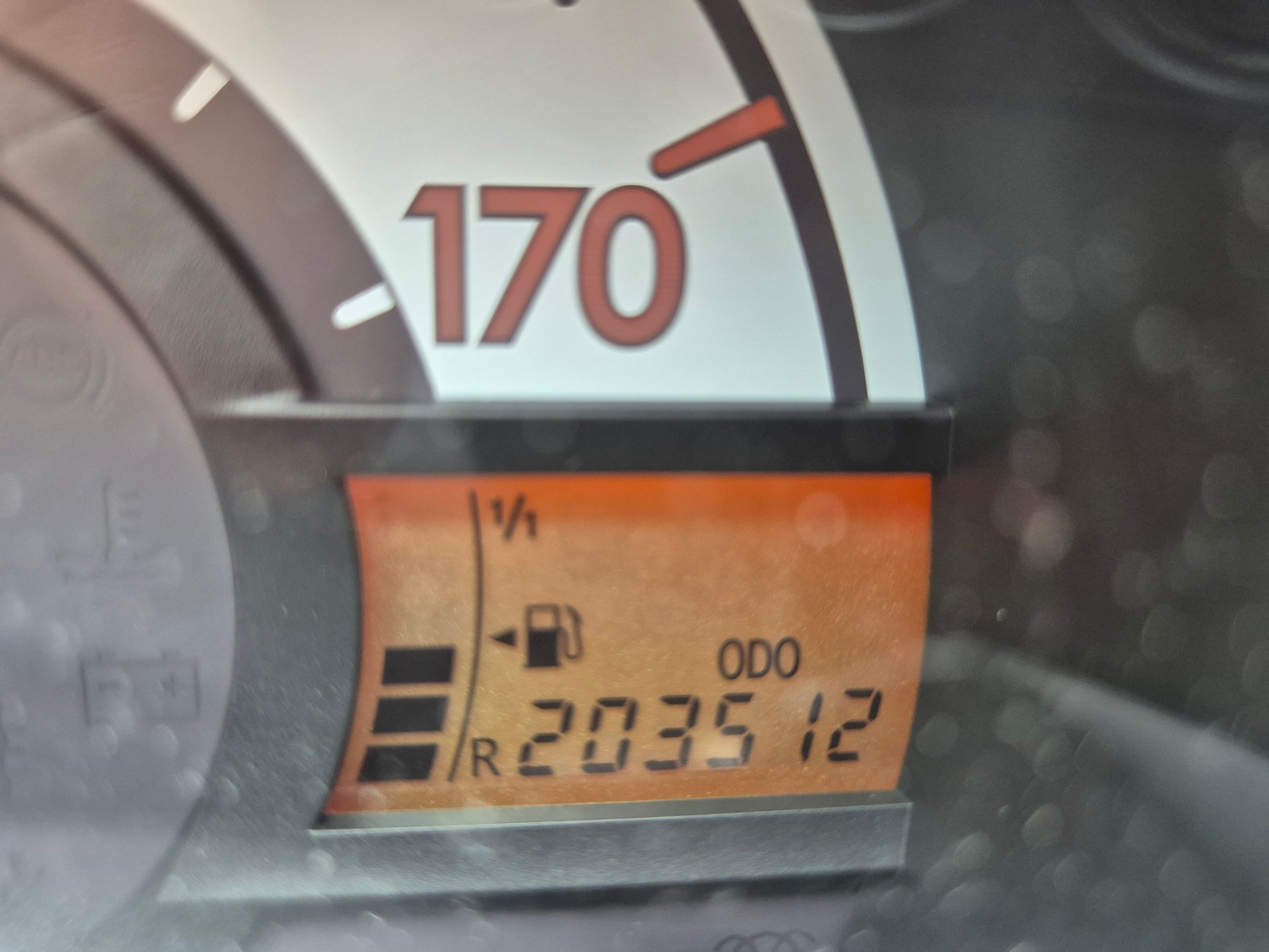 PEUGEOT 107 1.0 Trendy-image-13