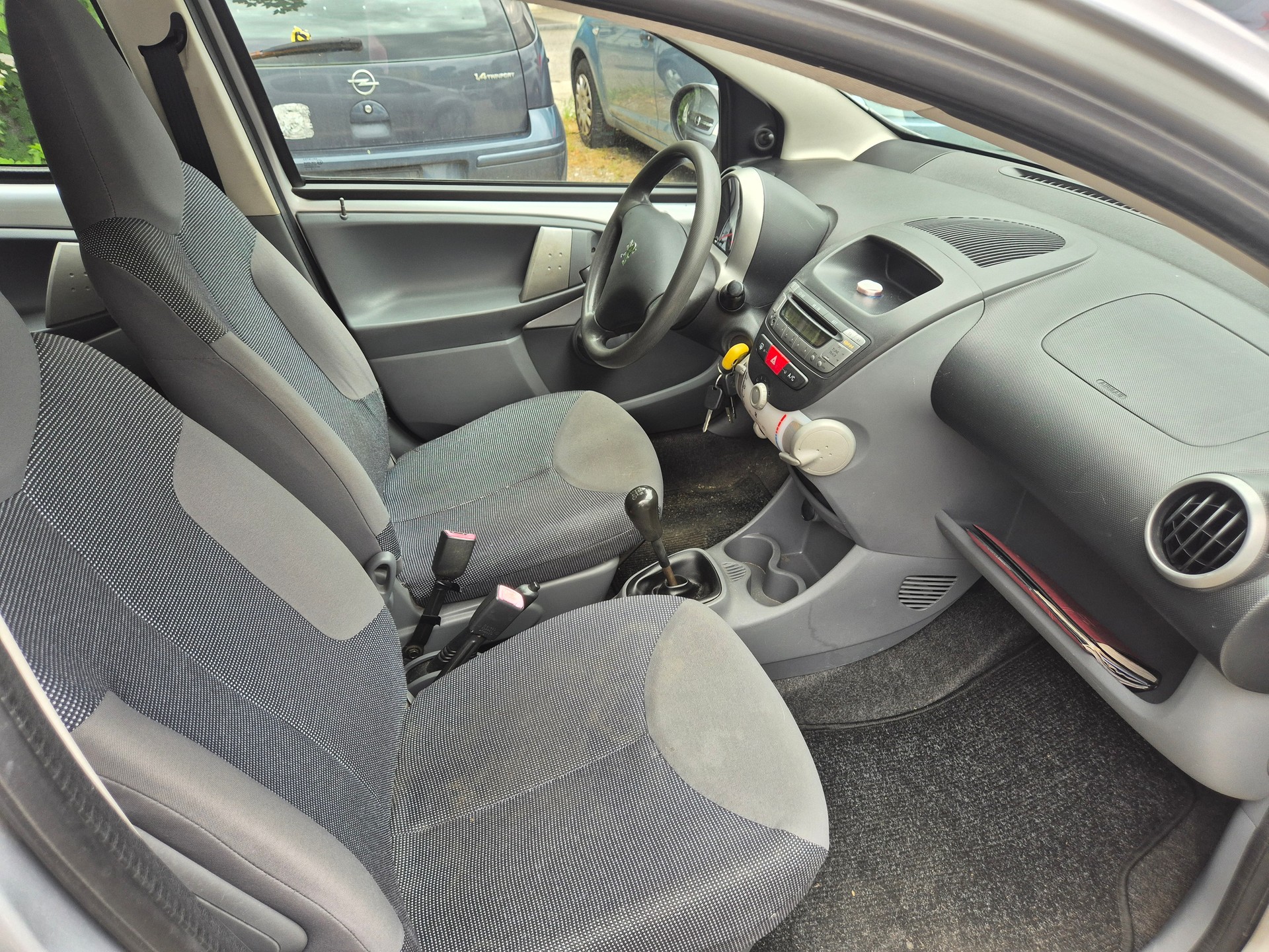 PEUGEOT 107 1.0 Trendy-image-8