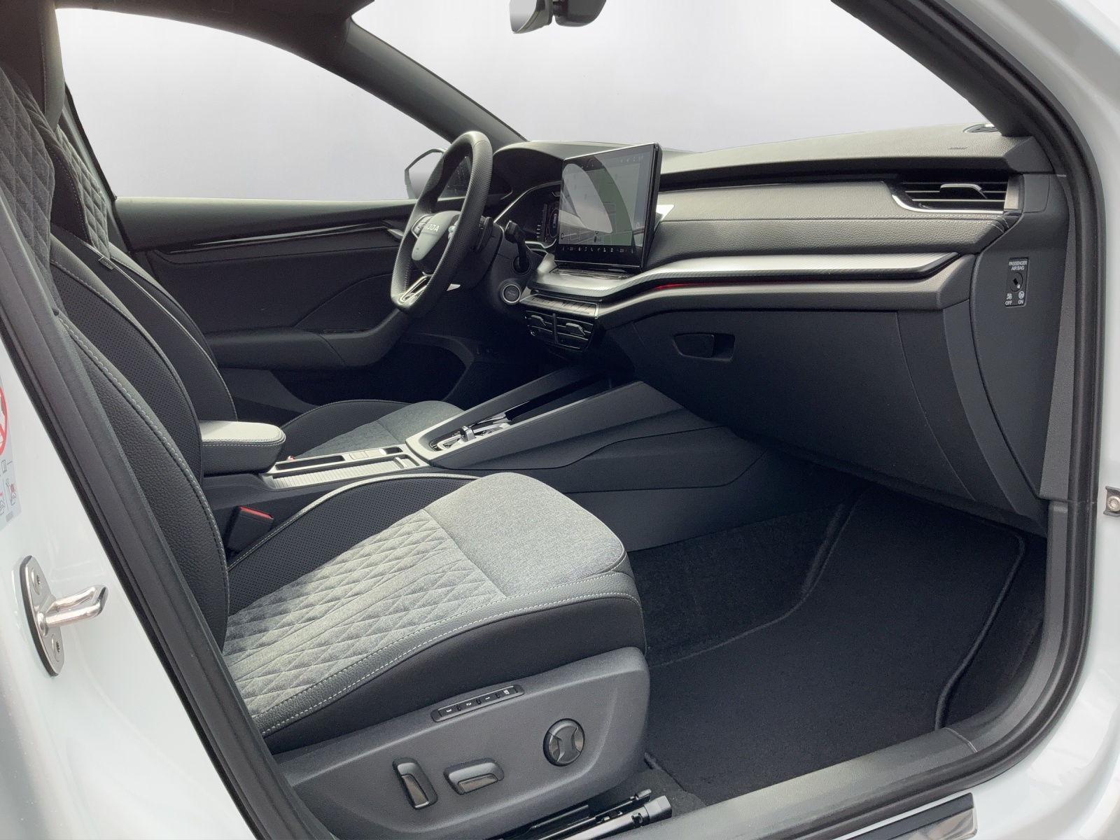 SKODA Octavia Combi 2.0 TSI DSG Dynamic 4x4-image-13