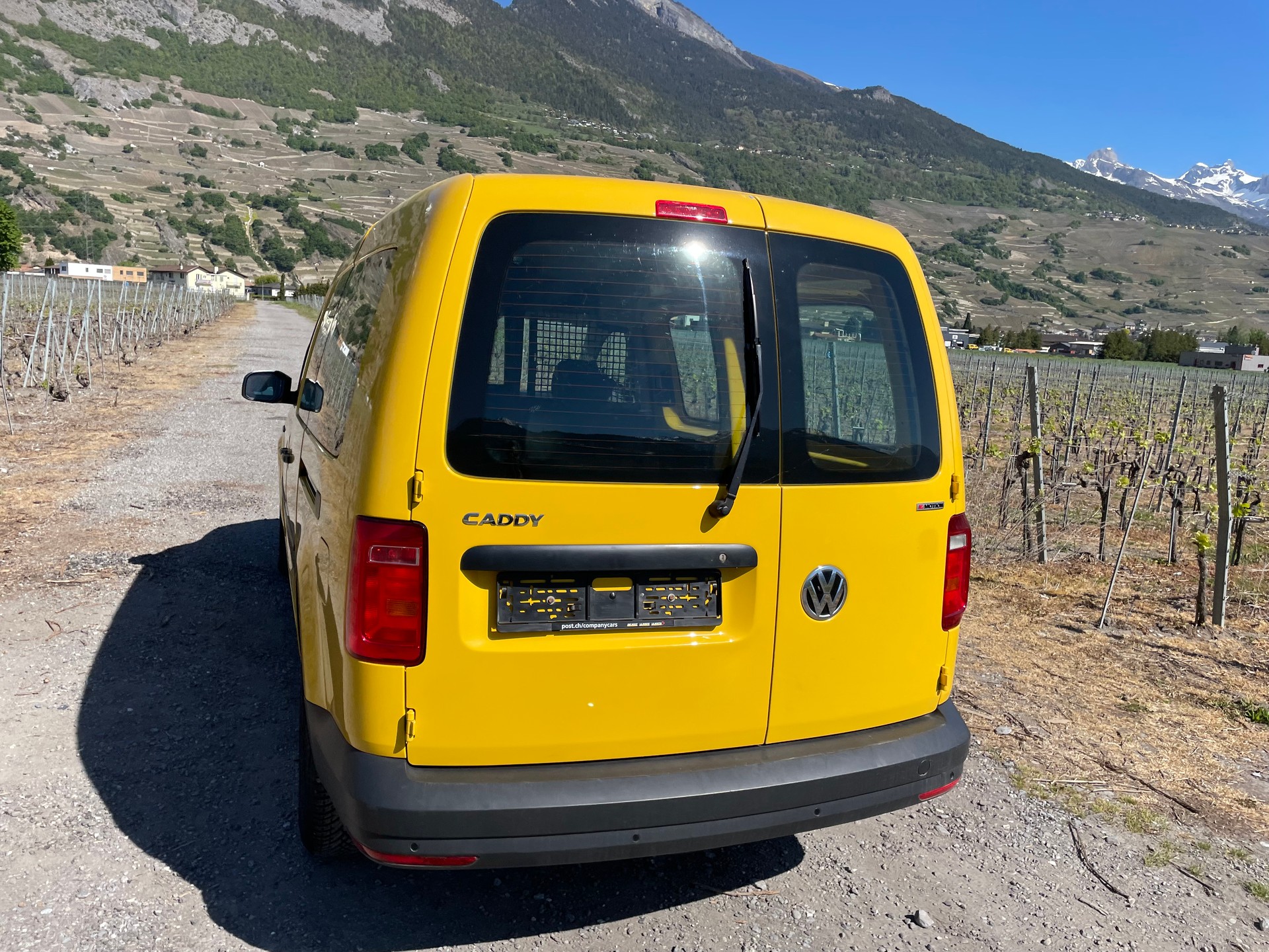 VW Caddy Maxi 2.0TDI 4Motion BlueMotion Technology-image-5