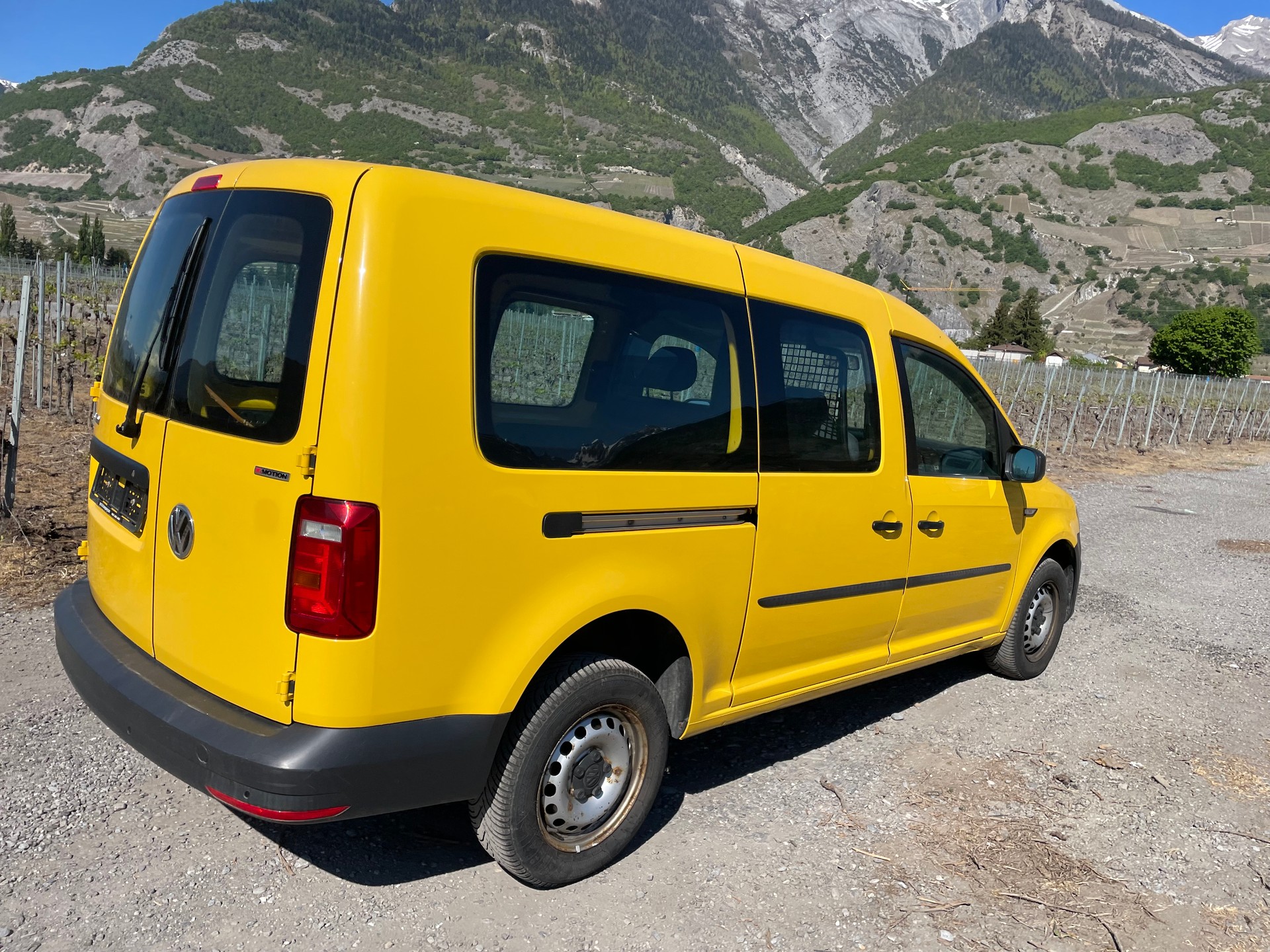 VW Caddy Maxi 2.0TDI 4Motion BlueMotion Technology-image-3