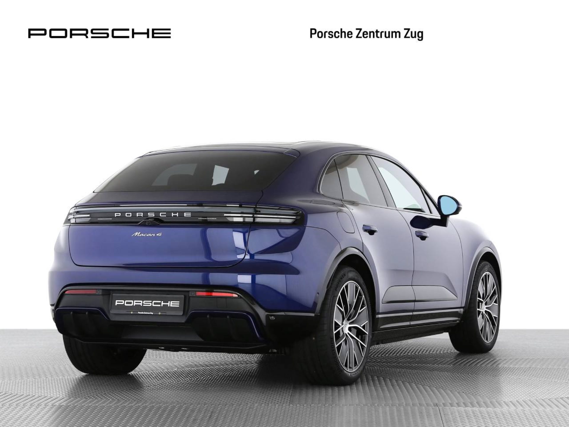 PORSCHE Macan 4-image-1