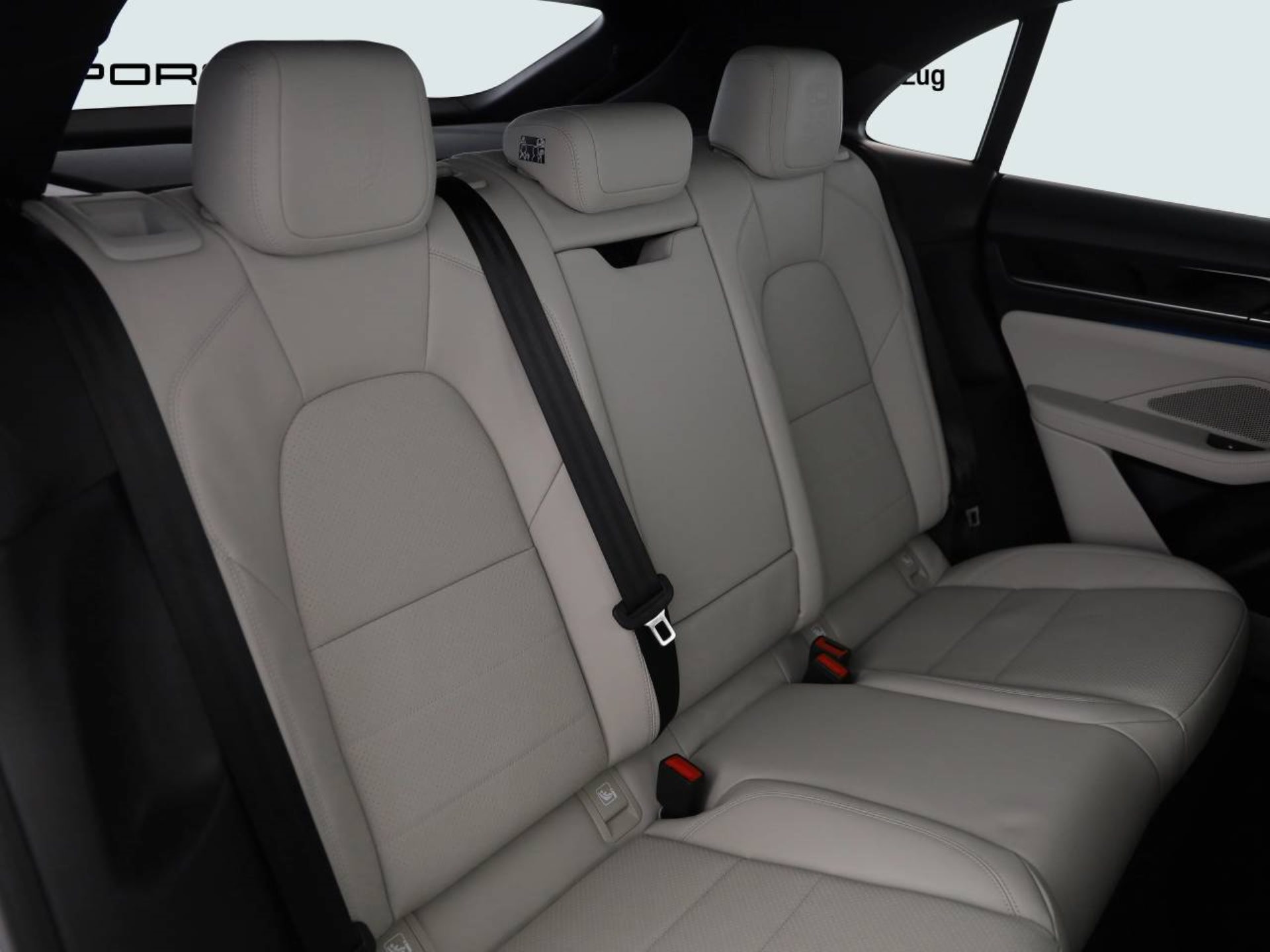 PORSCHE Macan 4-image-10