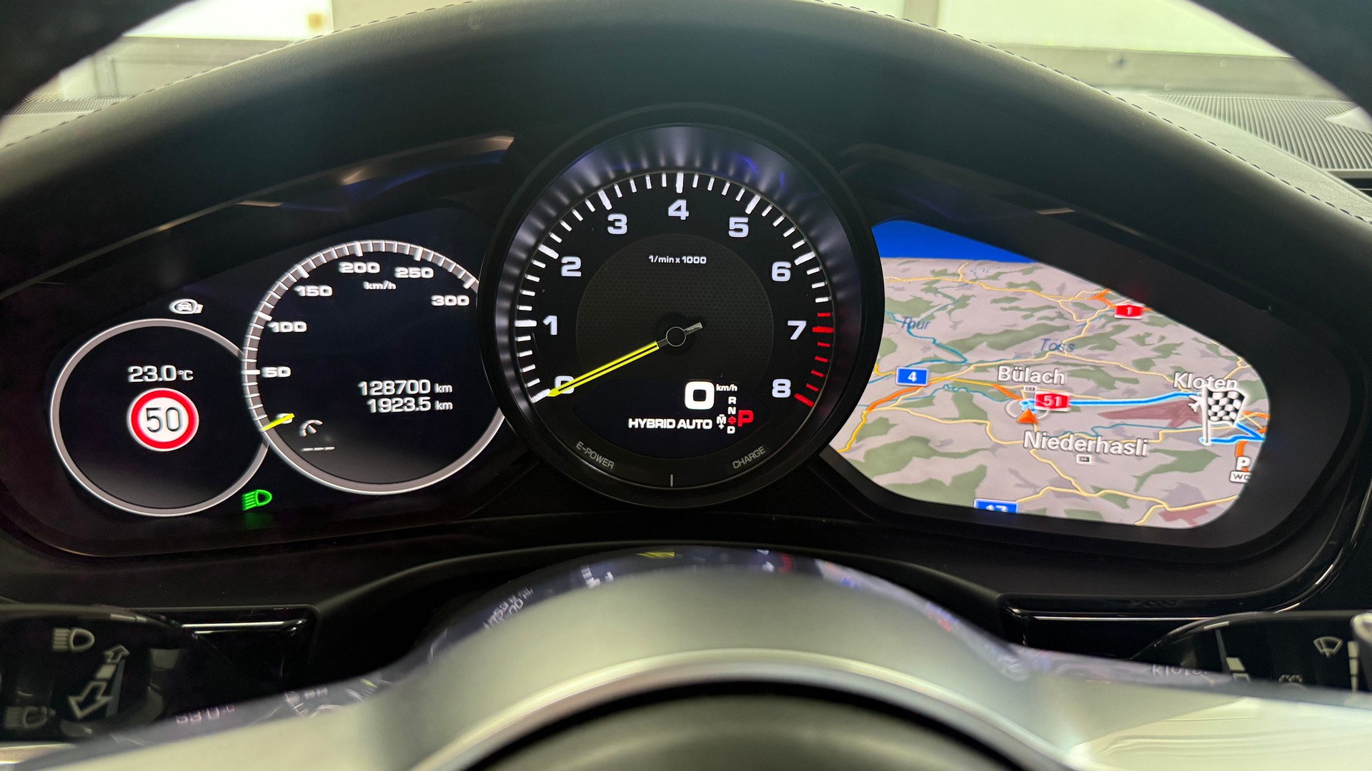 PORSCHE Panamera 4 E-Hybrid PDK, frisch ab MFK 1 Jahre oder 20000km Garantie, CH Fahrzeug mit voller Ausstattung-image-28