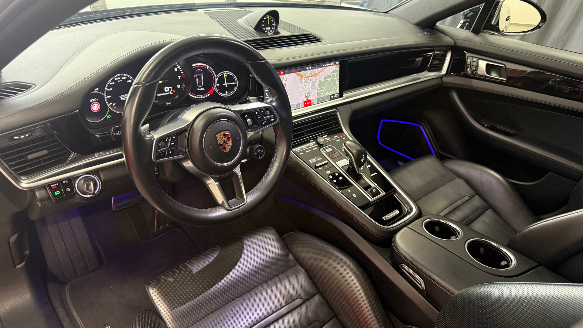 PORSCHE Panamera 4 E-Hybrid PDK, frisch ab MFK 1 Jahre oder 20000km Garantie, CH Fahrzeug mit voller Ausstattung-image-11