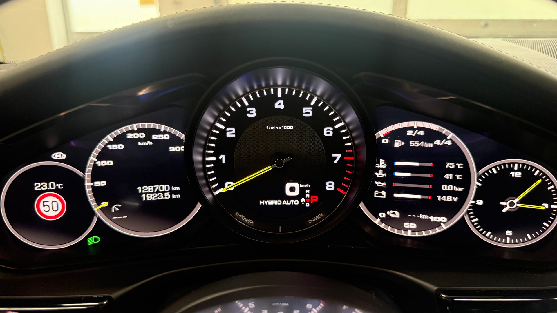 PORSCHE Panamera 4 E-Hybrid PDK, frisch ab MFK 1 Jahre oder 20000km Garantie, CH Fahrzeug mit voller Ausstattung-image-27