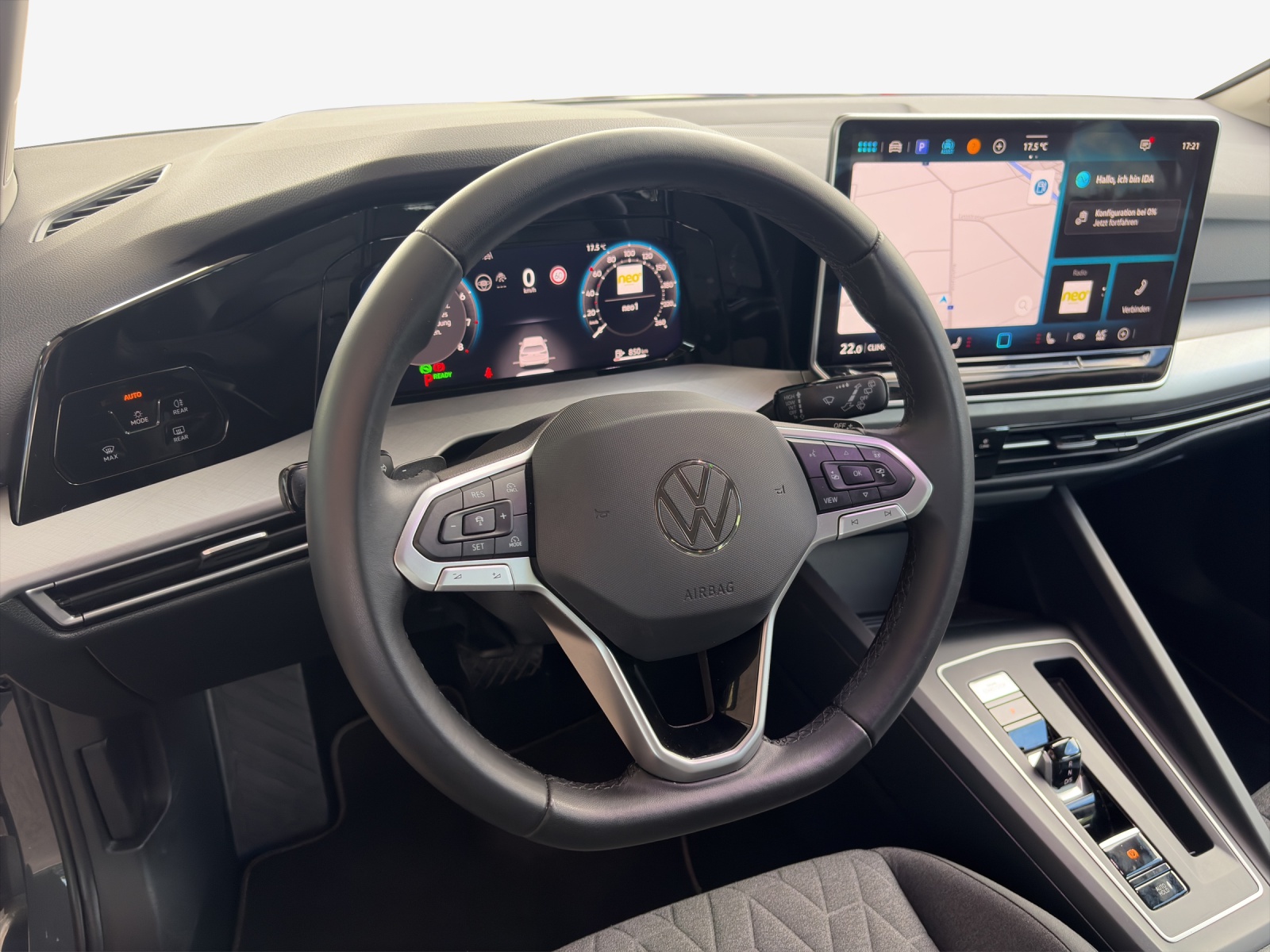 VW Golf 1.5 e TSI mHEV Life DSG-image-9