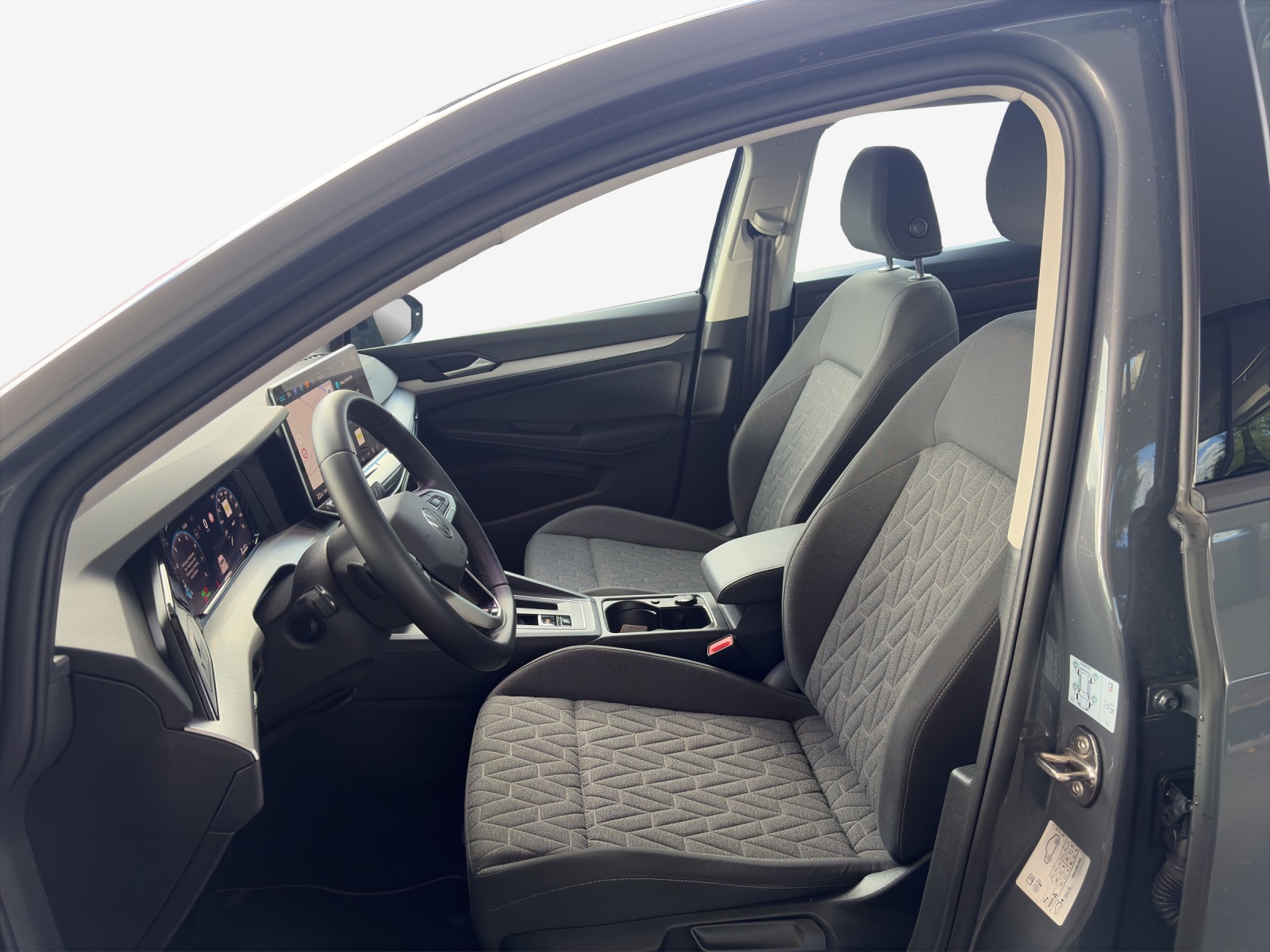 VW Golf 1.5 e TSI mHEV Life DSG-image-7