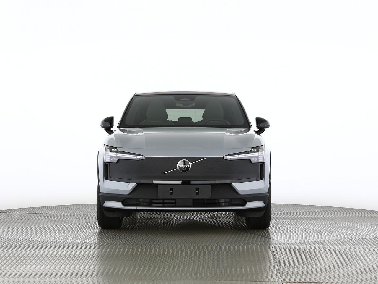 VOLVO EX30 CC P8 Ultra AWD-image-4