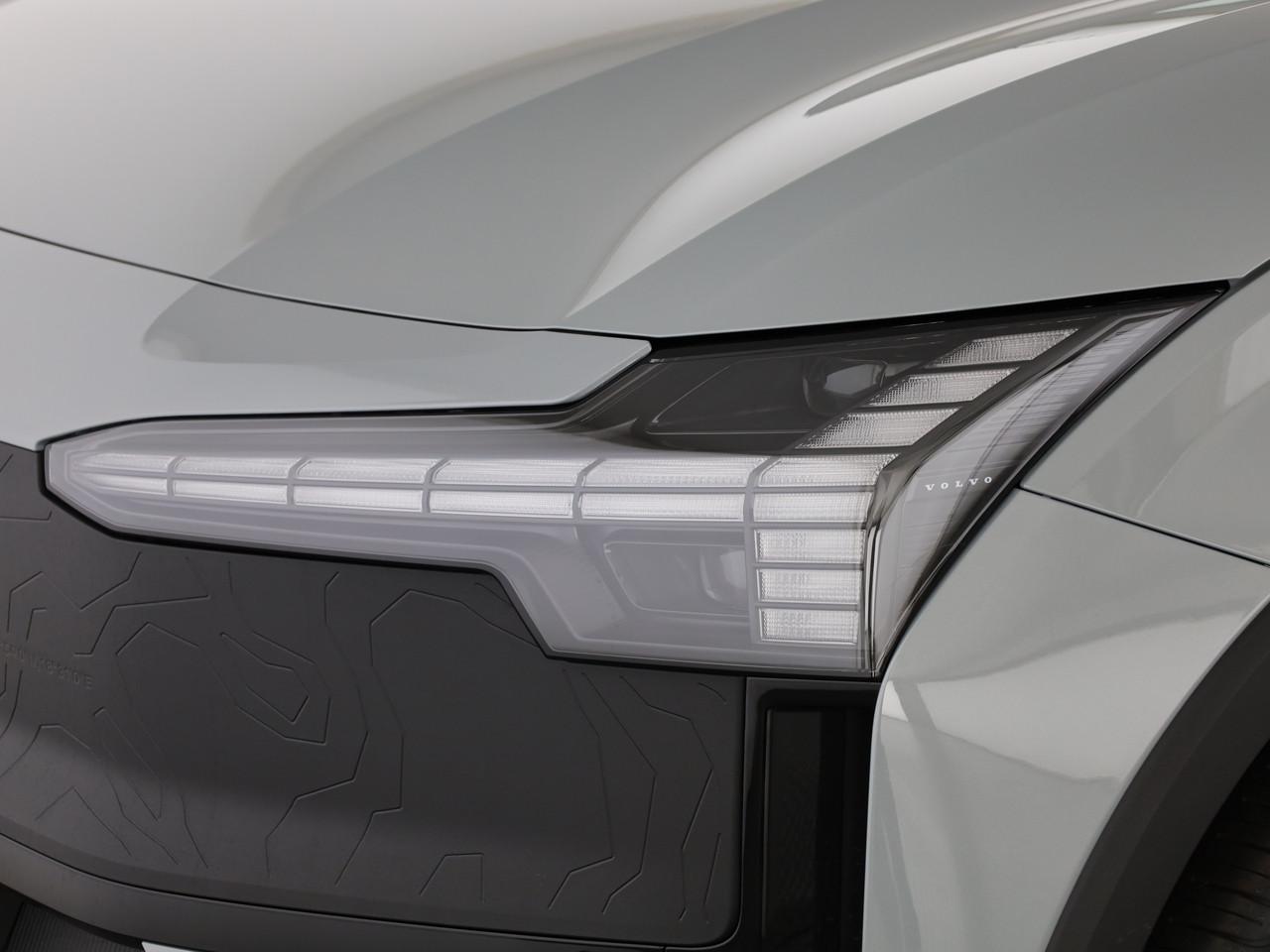VOLVO EX30 CC P8 Ultra AWD-image-15