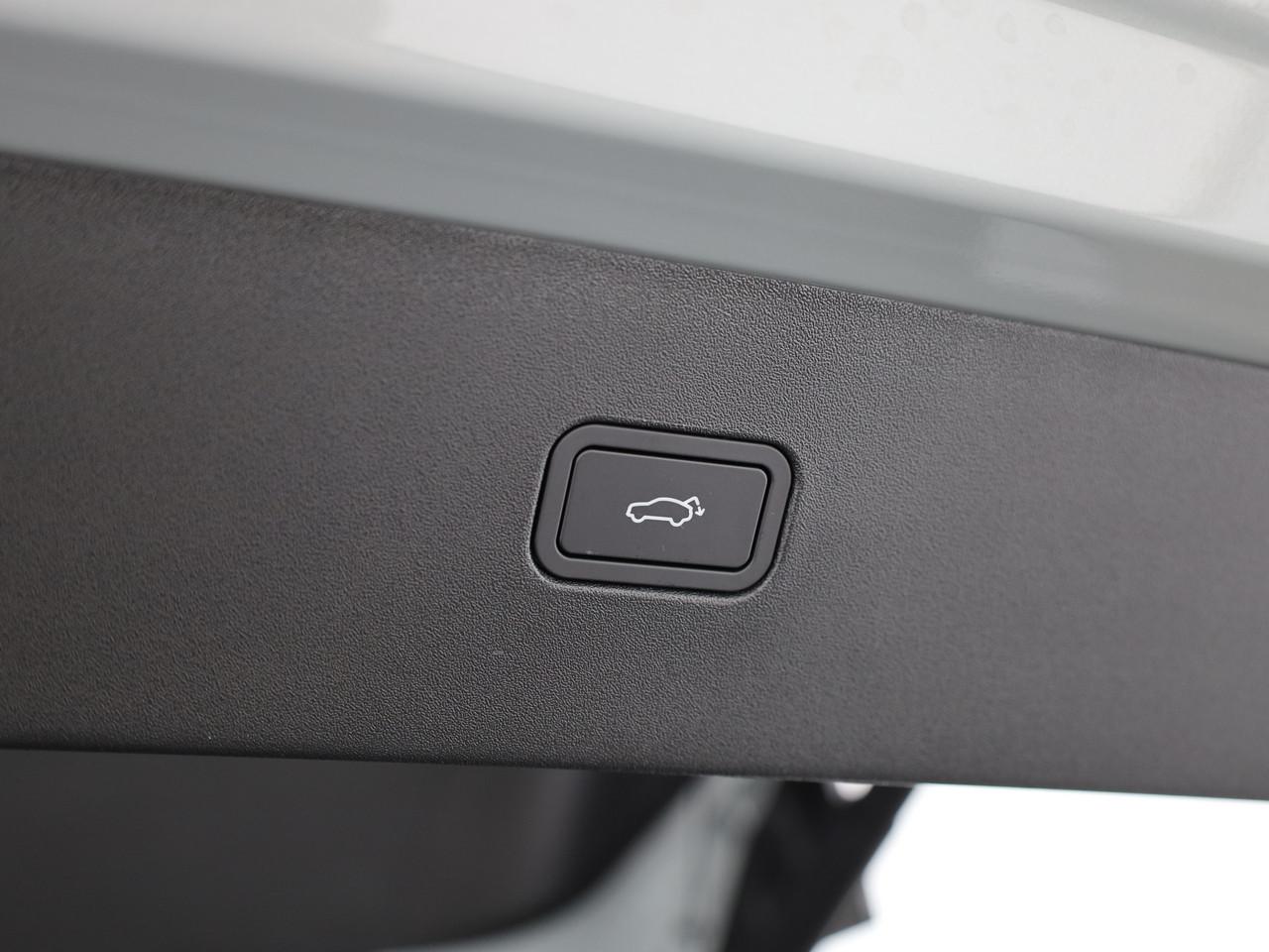 VOLVO EX30 CC P8 Ultra AWD-image-16