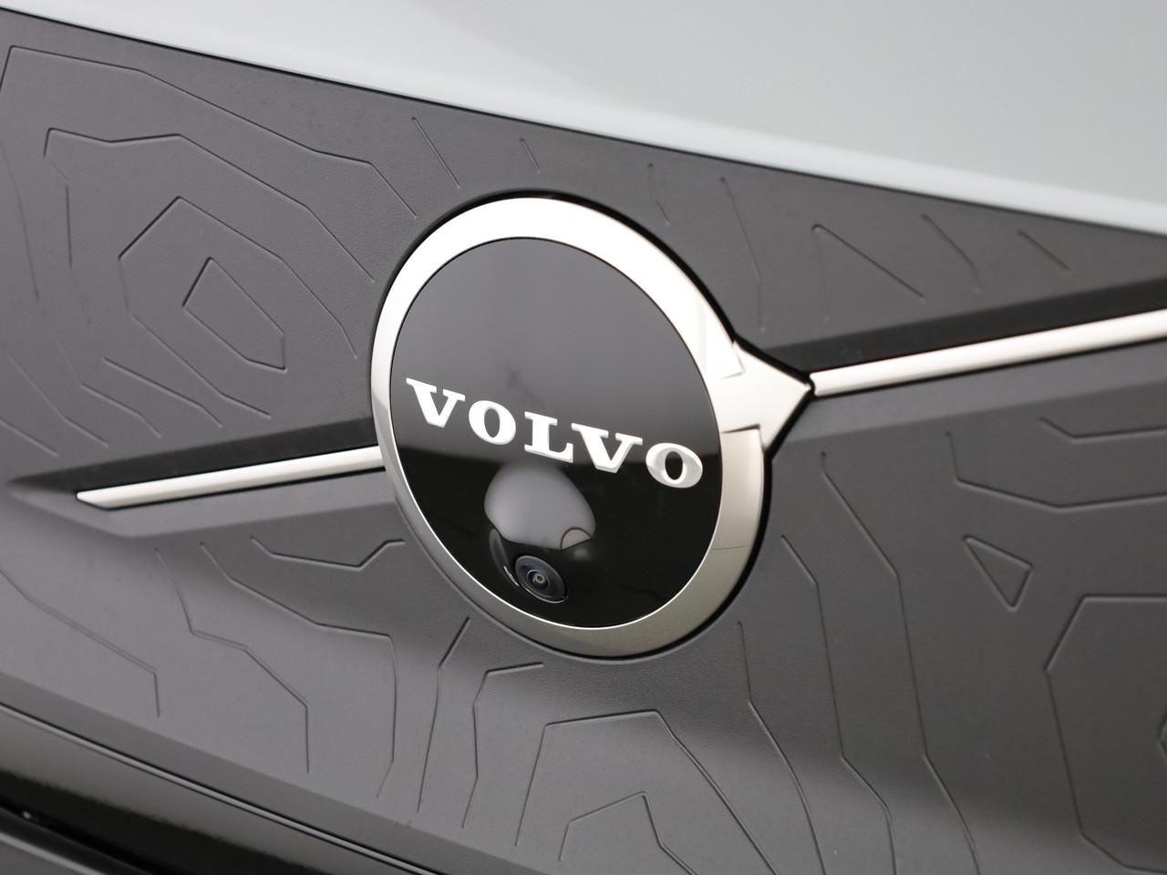 VOLVO EX30 CC P8 Ultra AWD-image-14