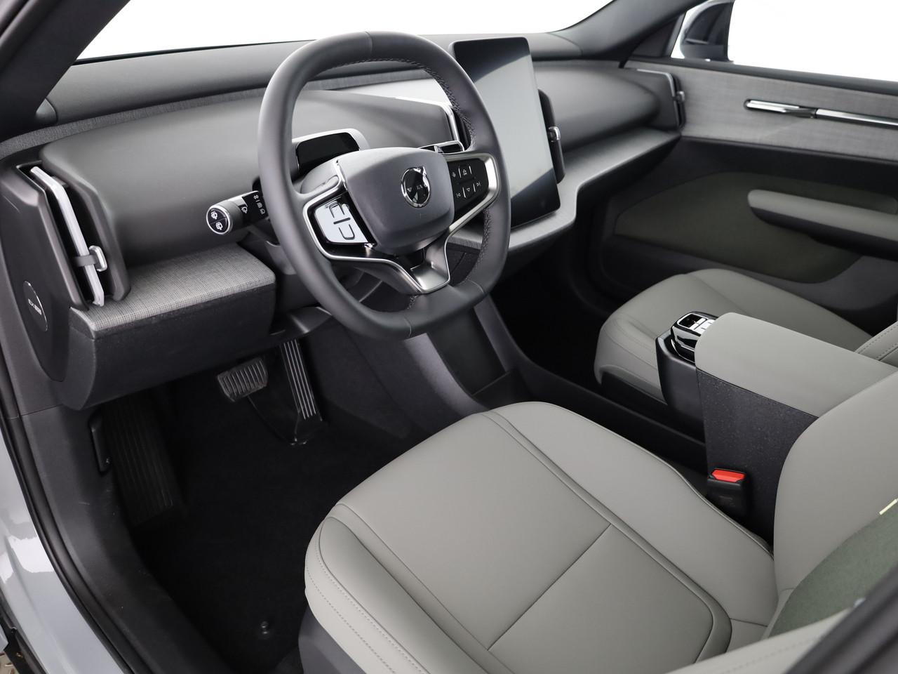 VOLVO EX30 CC P8 Ultra AWD-image-6