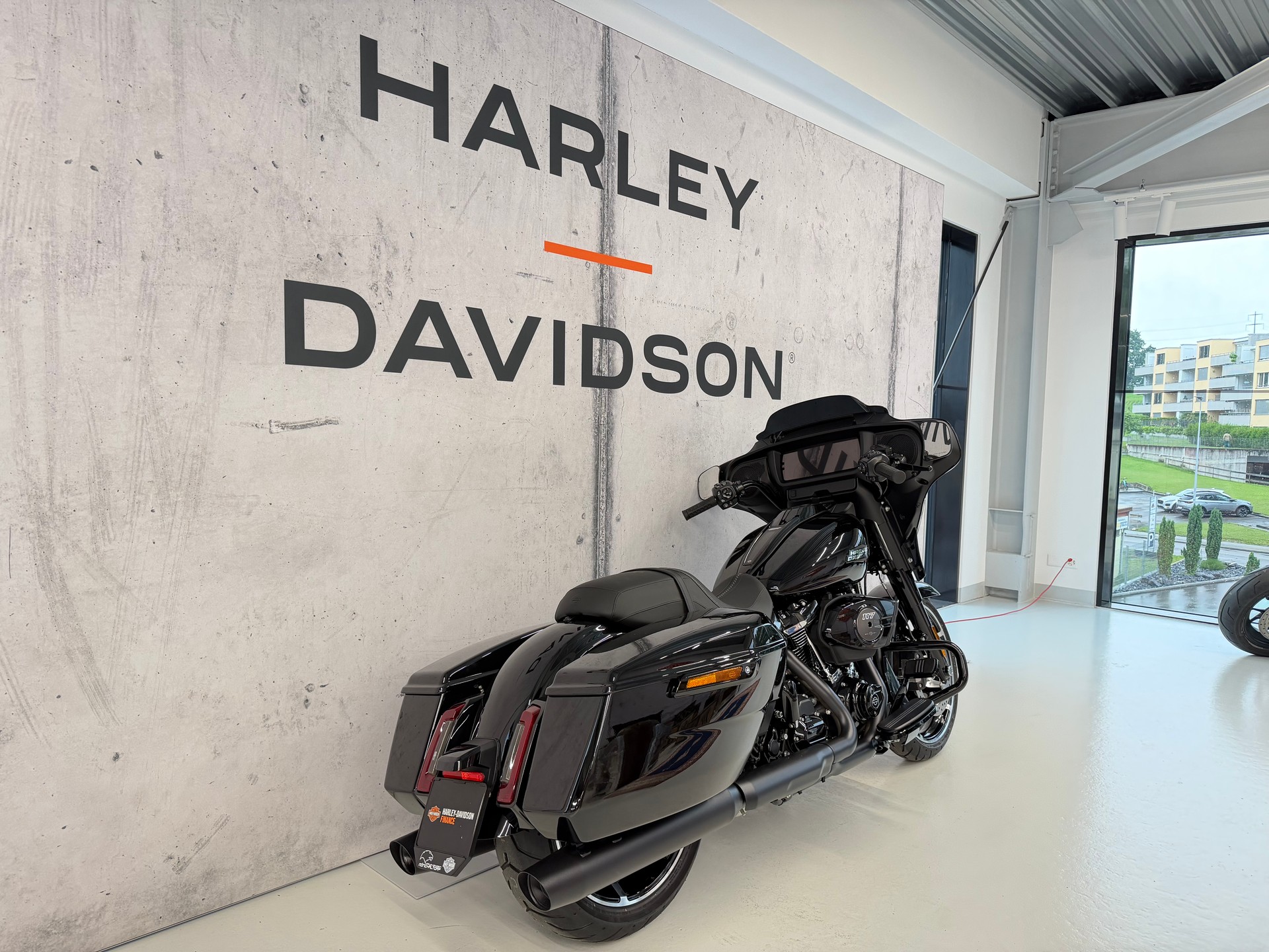 HARLEY-DAVIDSON FLHX Street Glide 117-showroom-element-2