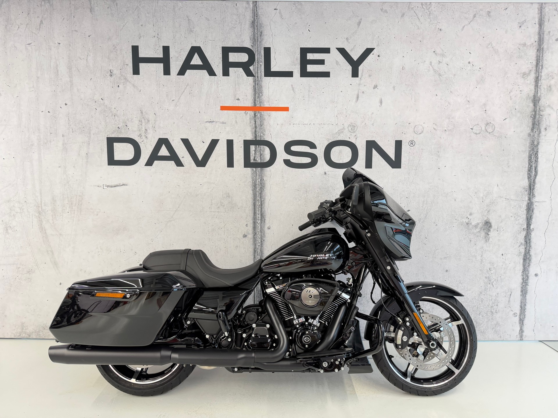 HARLEY-DAVIDSON FLHX Street Glide 117