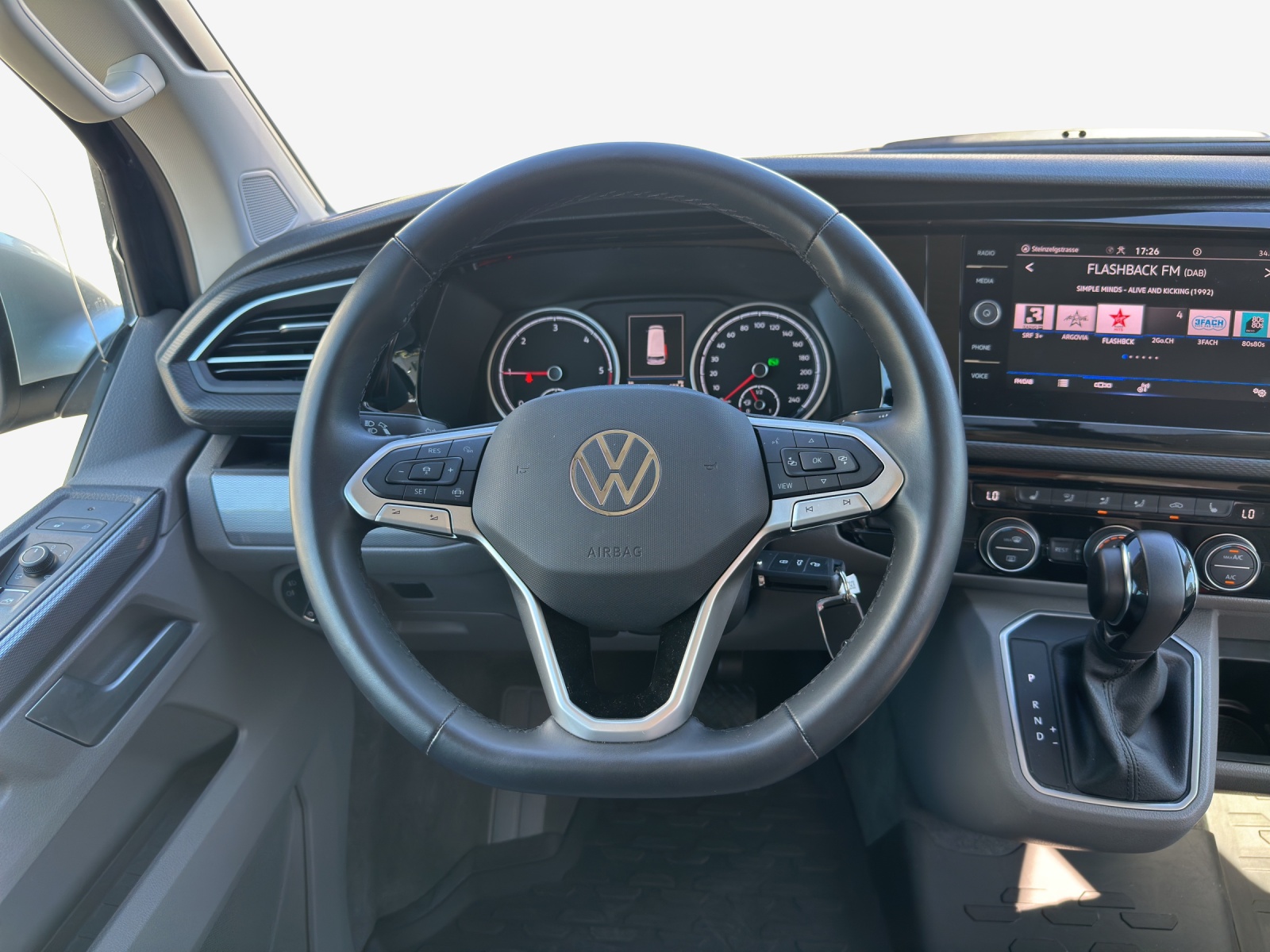 VW T6.1 California 2.0 TDI Ocean Liberty DSG-image-9