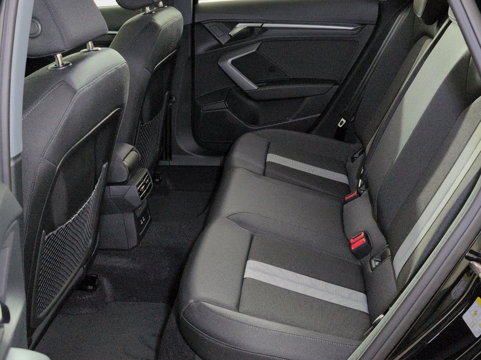AUDI A3 Sportback TFSI 110 kW Attraction S tronic-image-7