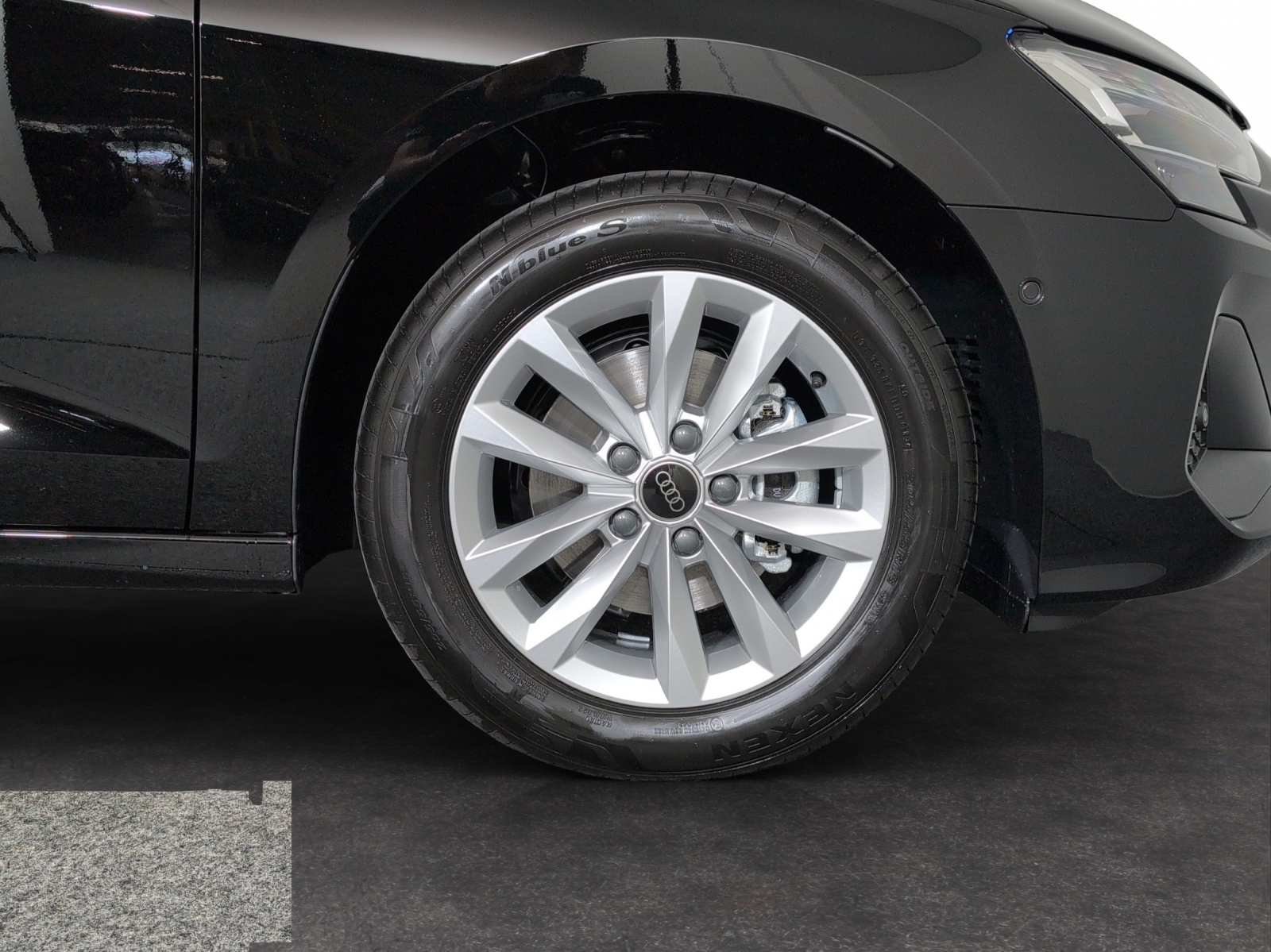 AUDI A3 Sportback TFSI 110 kW Attraction S tronic-image-4
