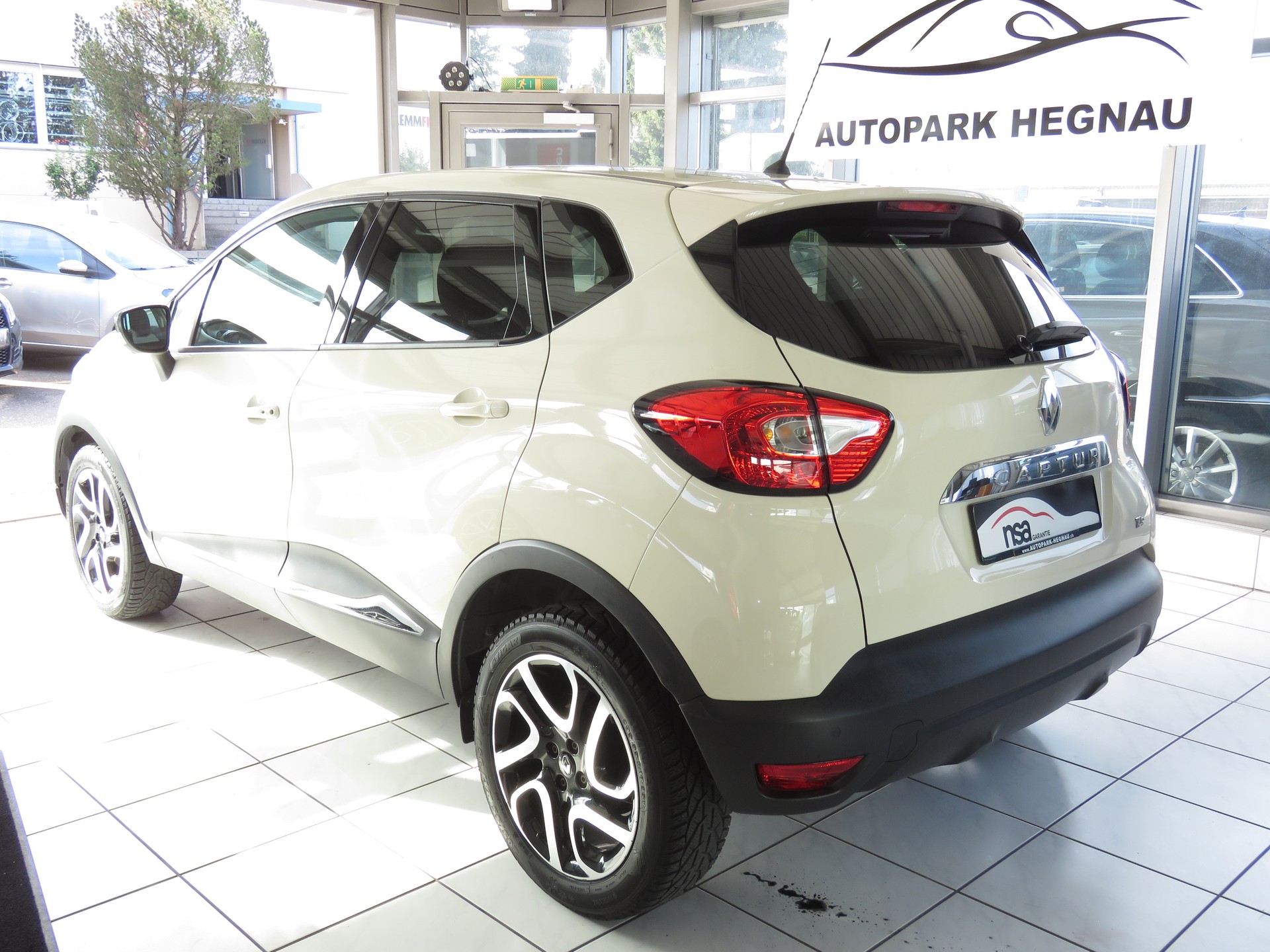 RENAULT Captur 1.2 T 16V Dynamique EDC (Automat)-image-5