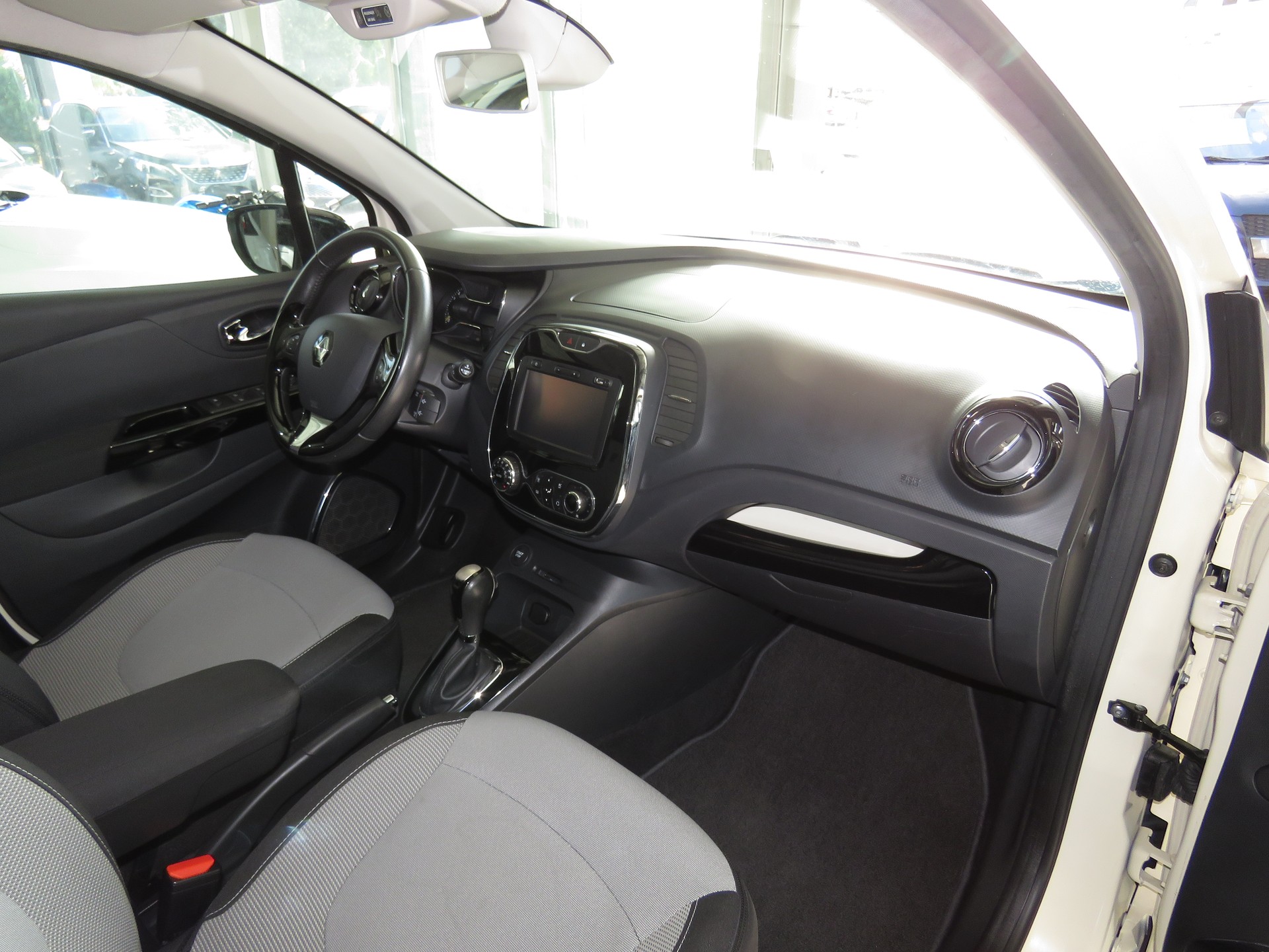 RENAULT Captur 1.2 T 16V Dynamique EDC (Automat)-image-10
