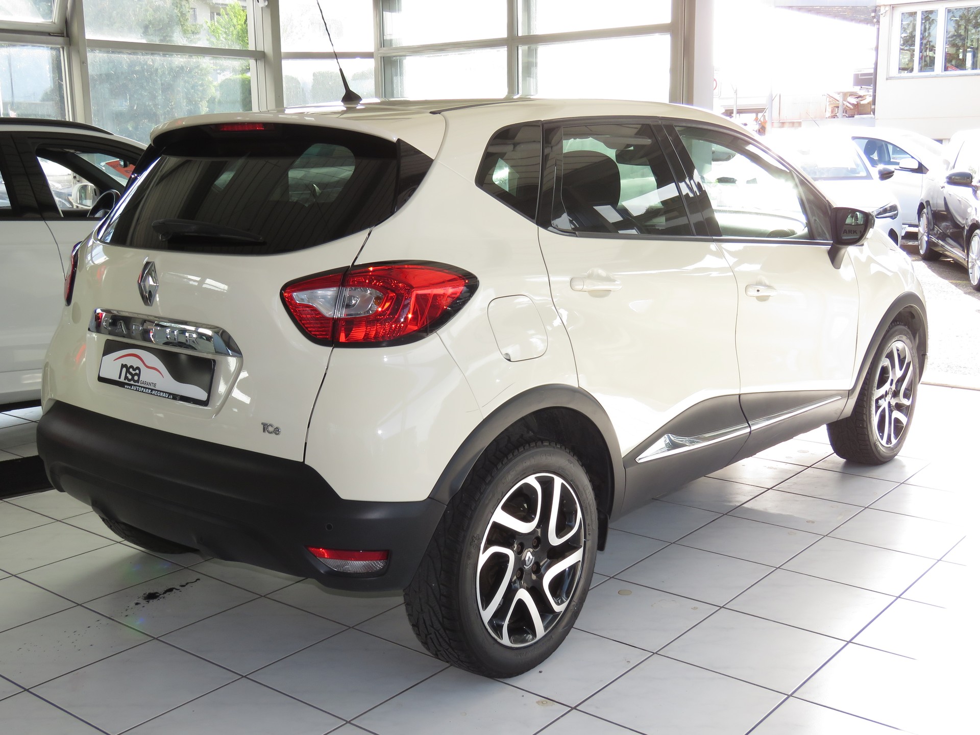 RENAULT Captur 1.2 T 16V Dynamique EDC (Automat)-image-3