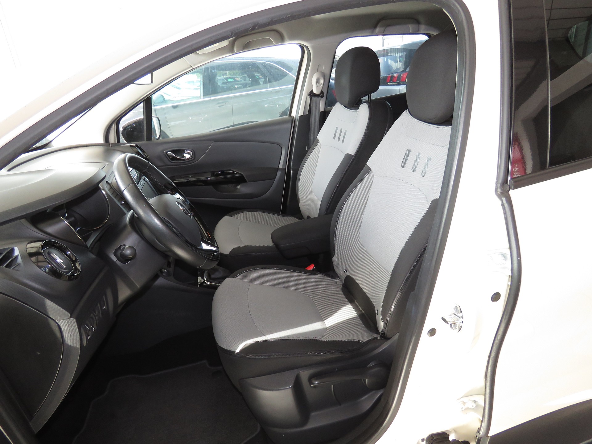 RENAULT Captur 1.2 T 16V Dynamique EDC (Automat)-image-7