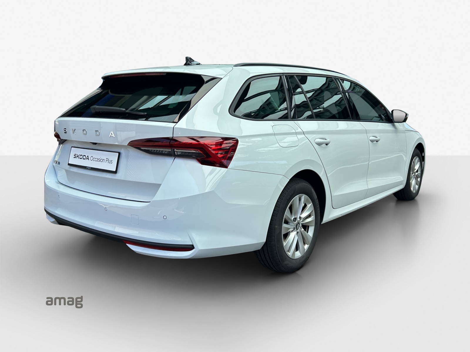 SKODA Octavia Combi 1.5 TSI mHEV DSG Dynamic-image-4