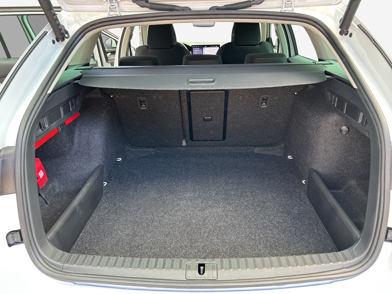 SKODA Octavia Combi 1.5 TSI mHEV DSG Dynamic-image-12