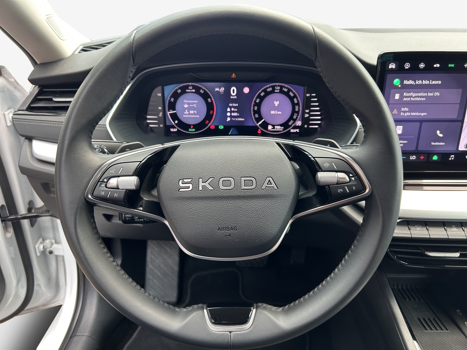 SKODA Octavia Combi 1.5 TSI mHEV DSG Dynamic-image-9