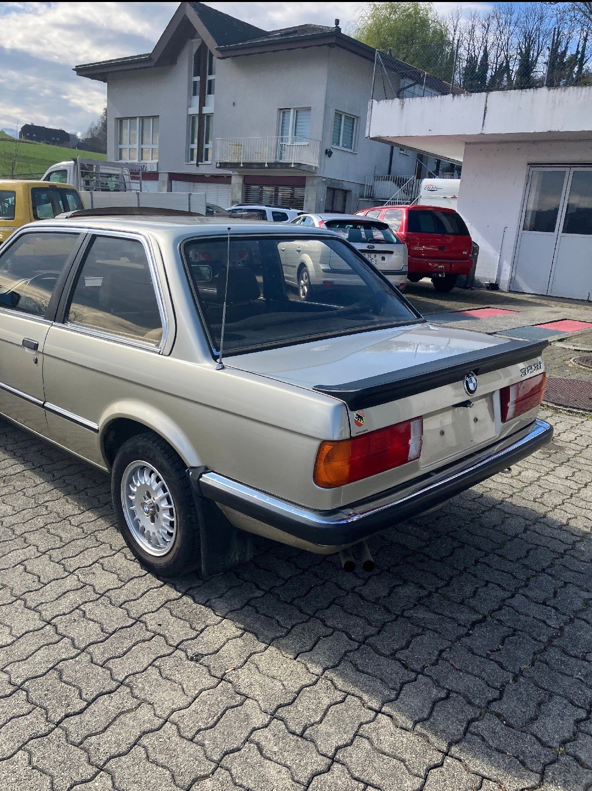 BMW e 30-image-1