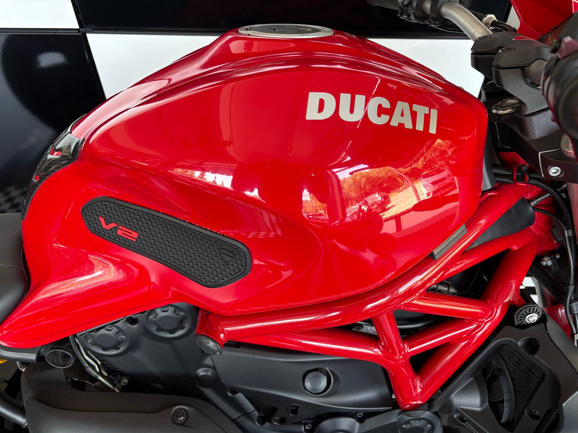 DUCATI Monster 821-image-1