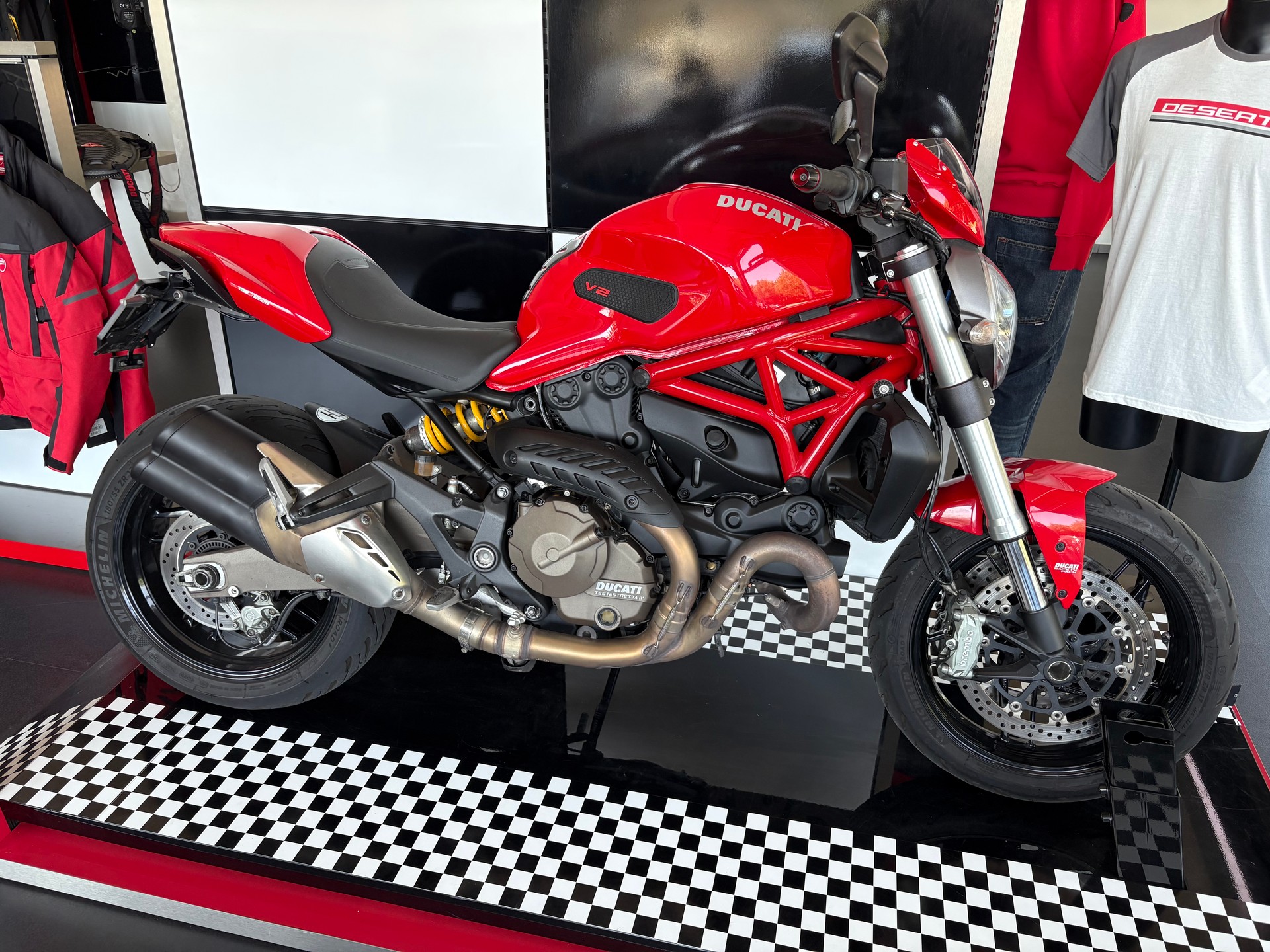 DUCATI Monster 821