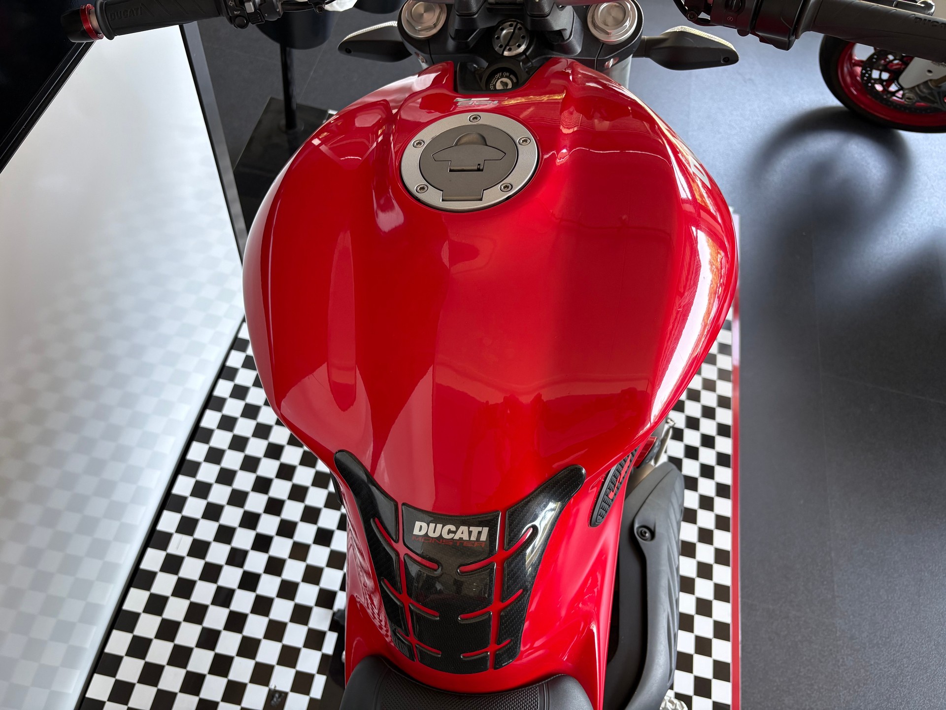 DUCATI Monster 821-image-7