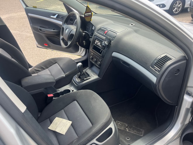 SKODA Octavia 1.9 TDI Swiss Adventure 4x4-image-8