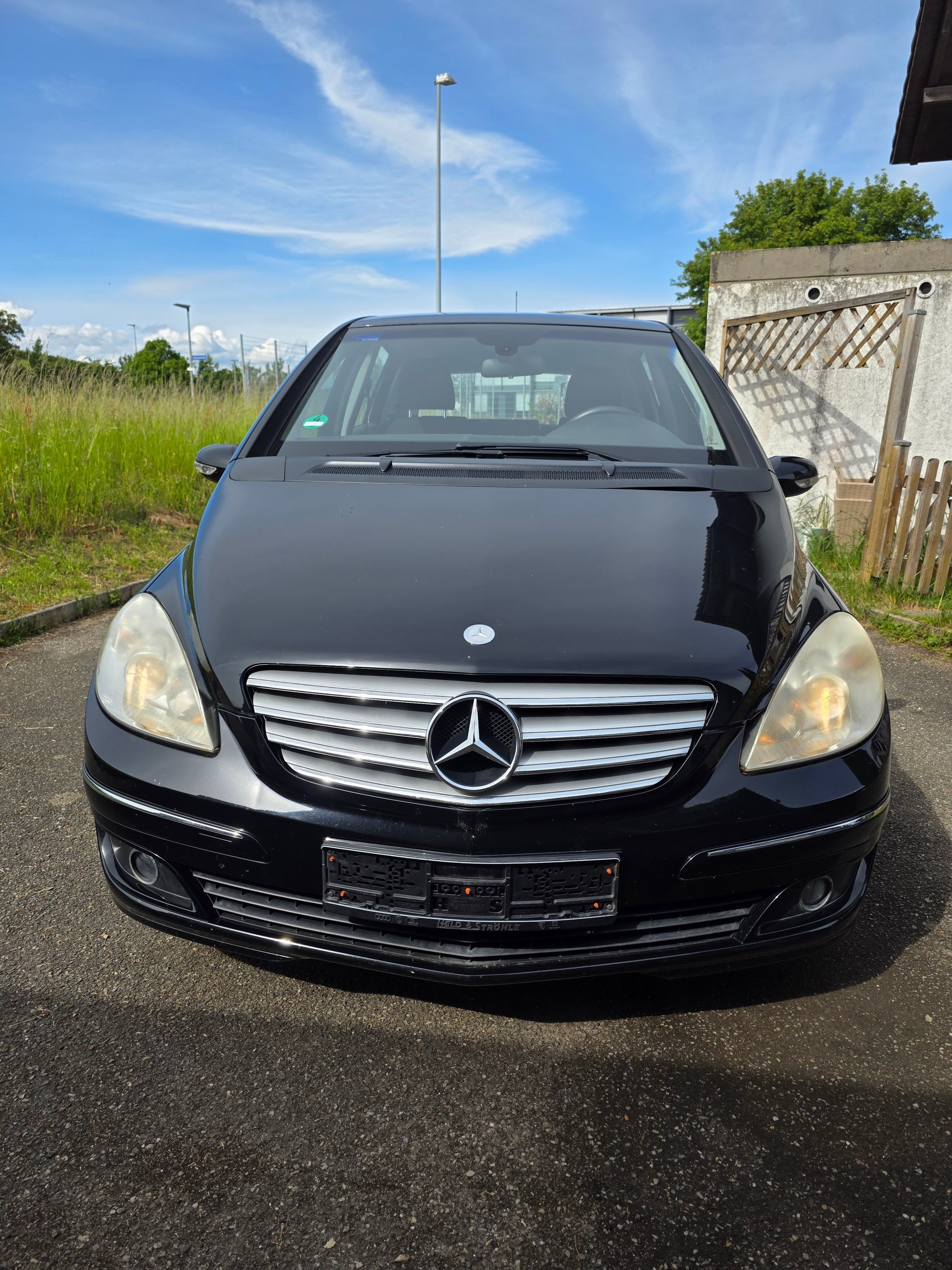 MERCEDES-BENZ B 200-image-1