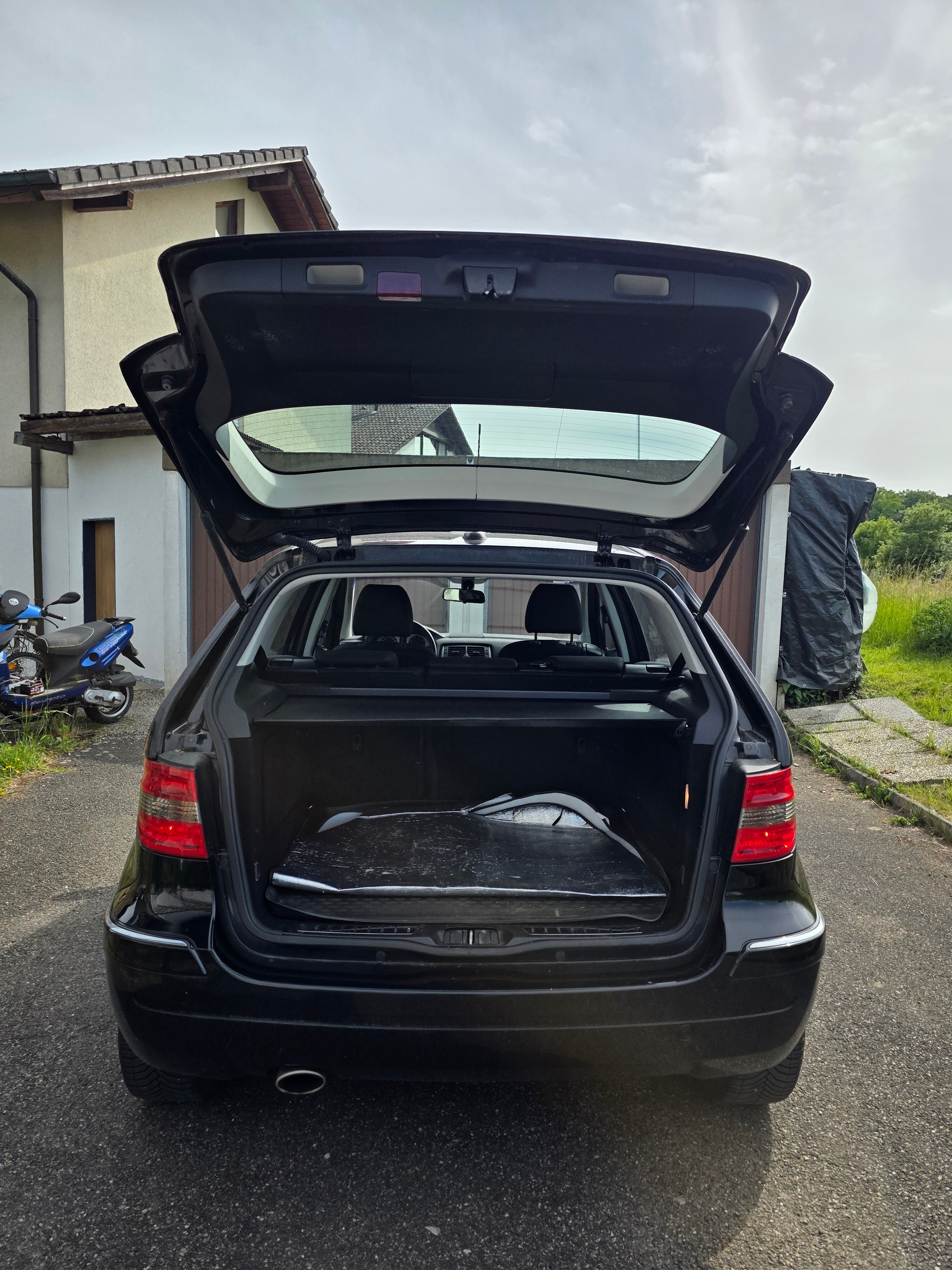 MERCEDES-BENZ B 200-image-6