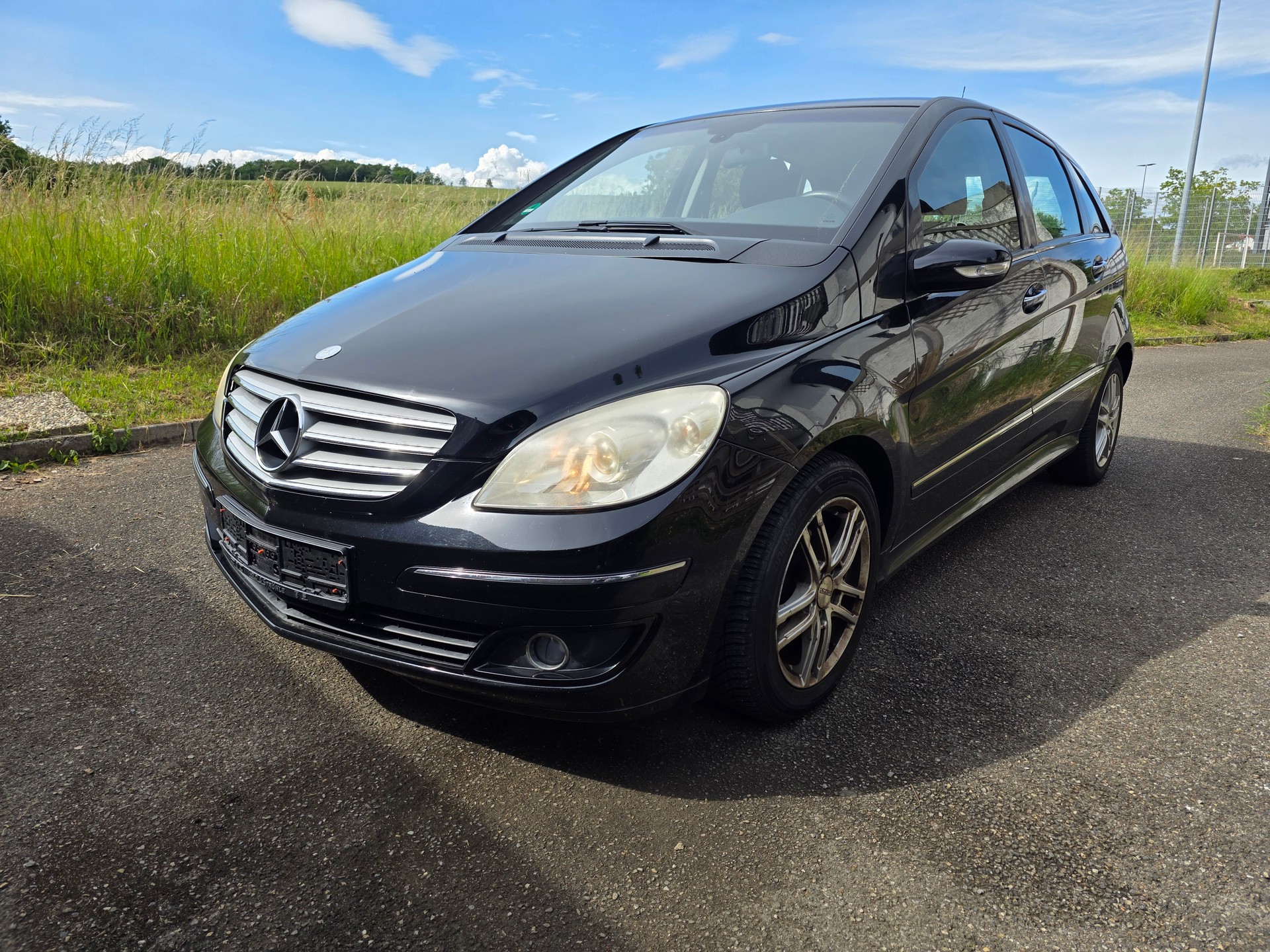 MERCEDES-BENZ B 200-image-0