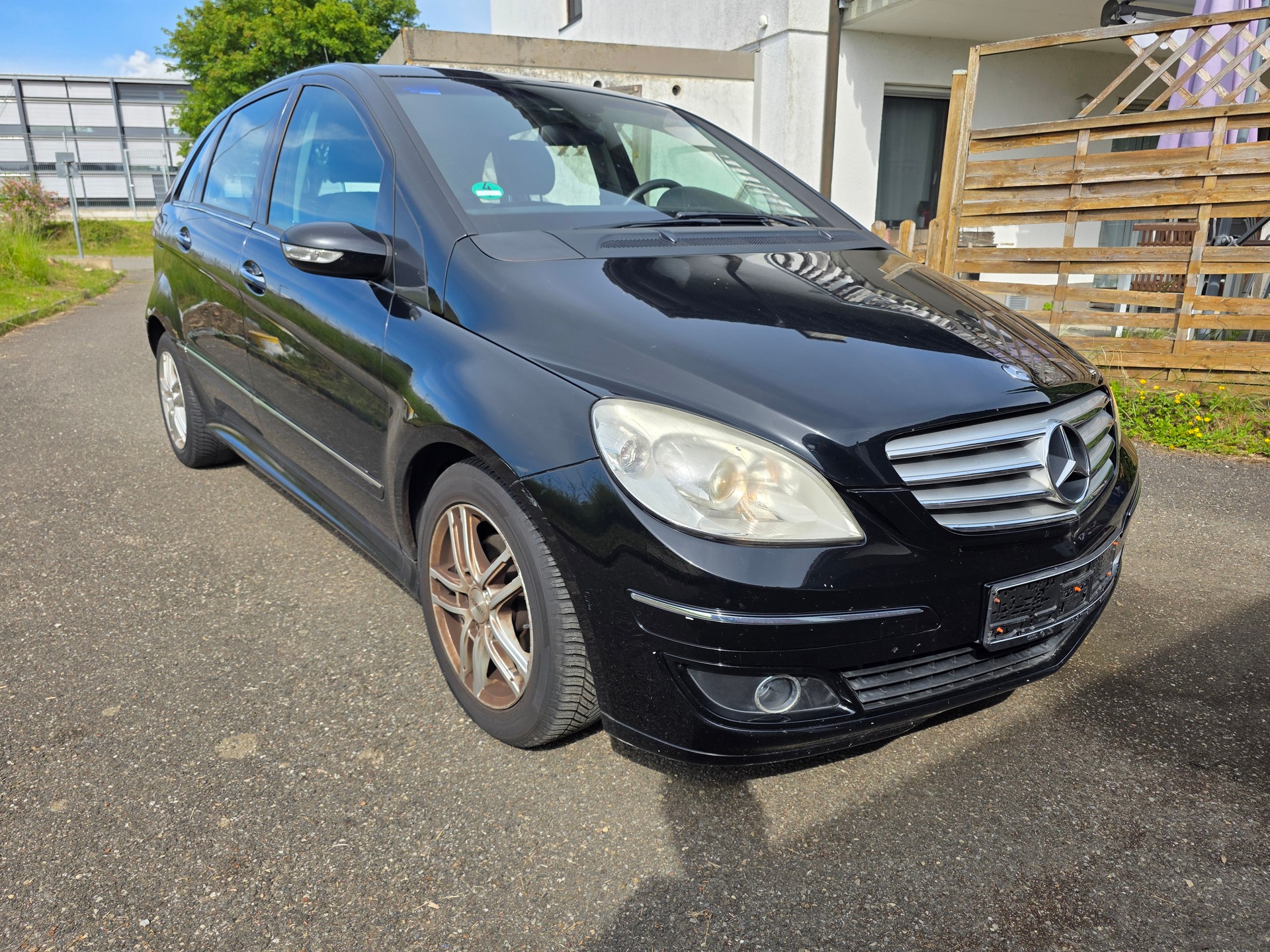 MERCEDES-BENZ B 200-image-2