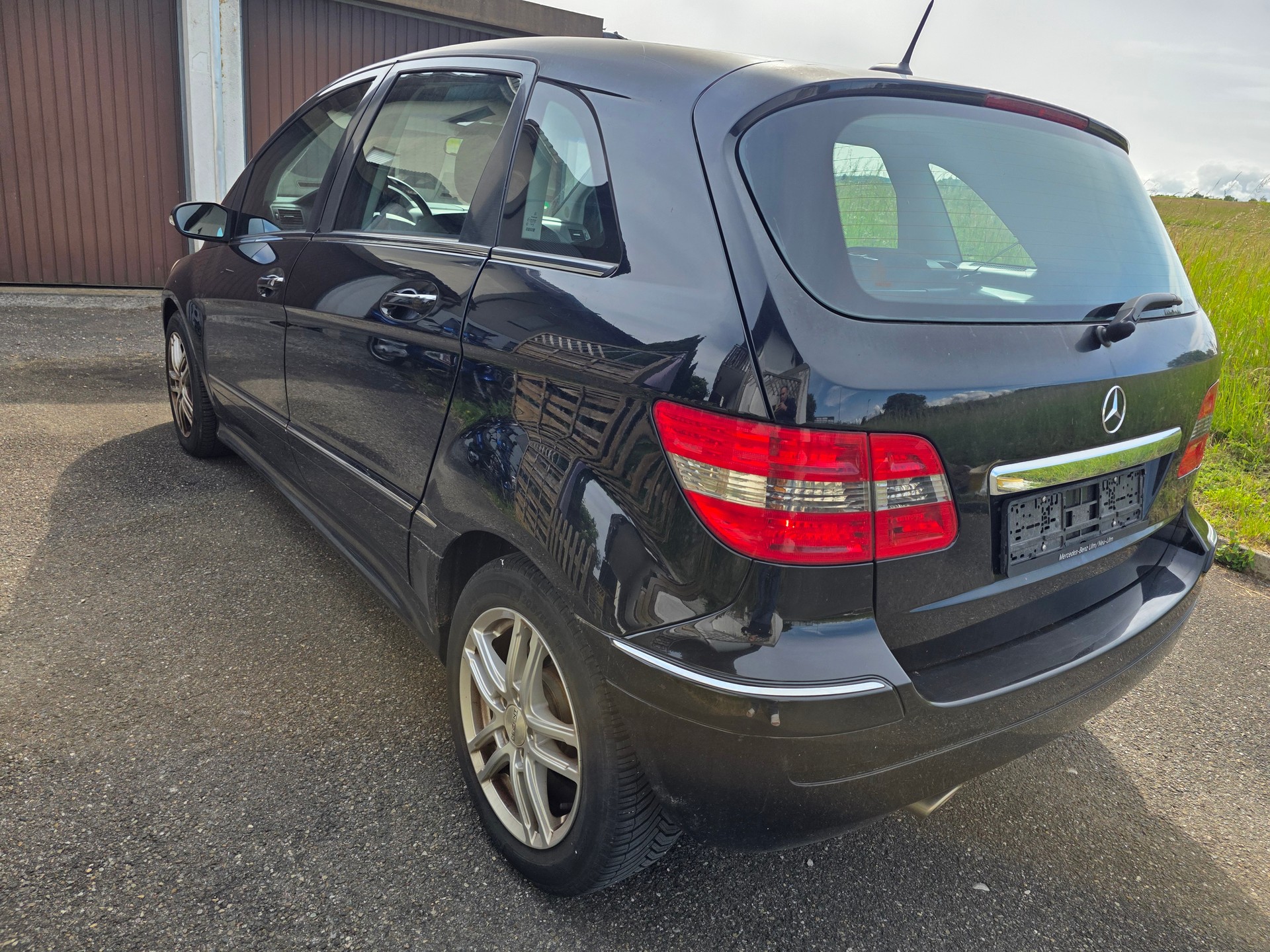 MERCEDES-BENZ B 200-image-5