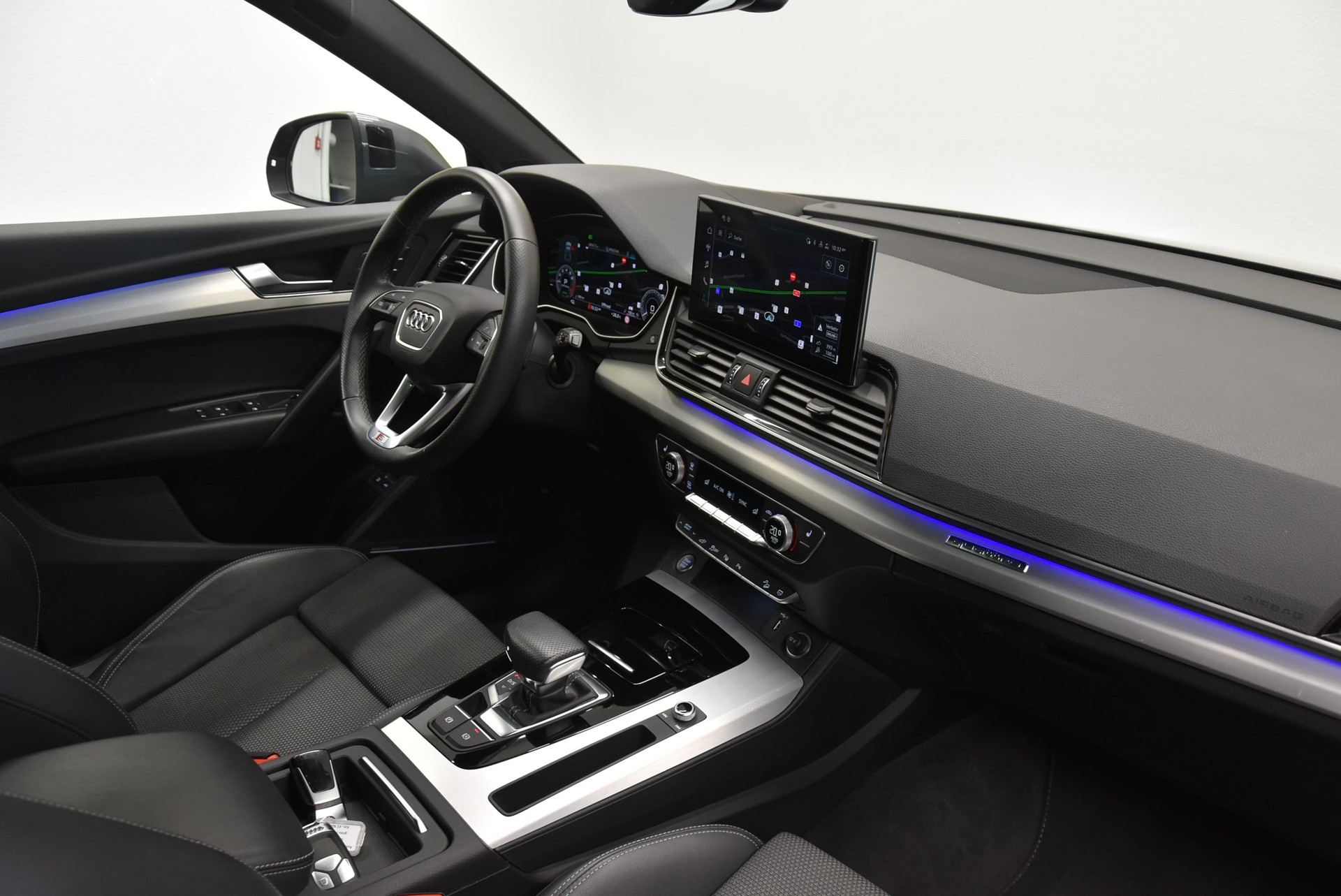 AUDI Q5 Sportback 50 TFSI e PHEV S line quattro S-tronic-image-3