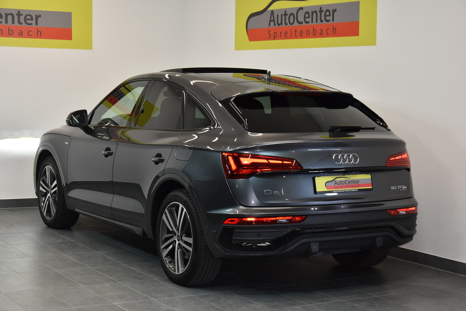 AUDI Q5 Sportback 50 TFSI e PHEV S line quattro S-tronic-image-12