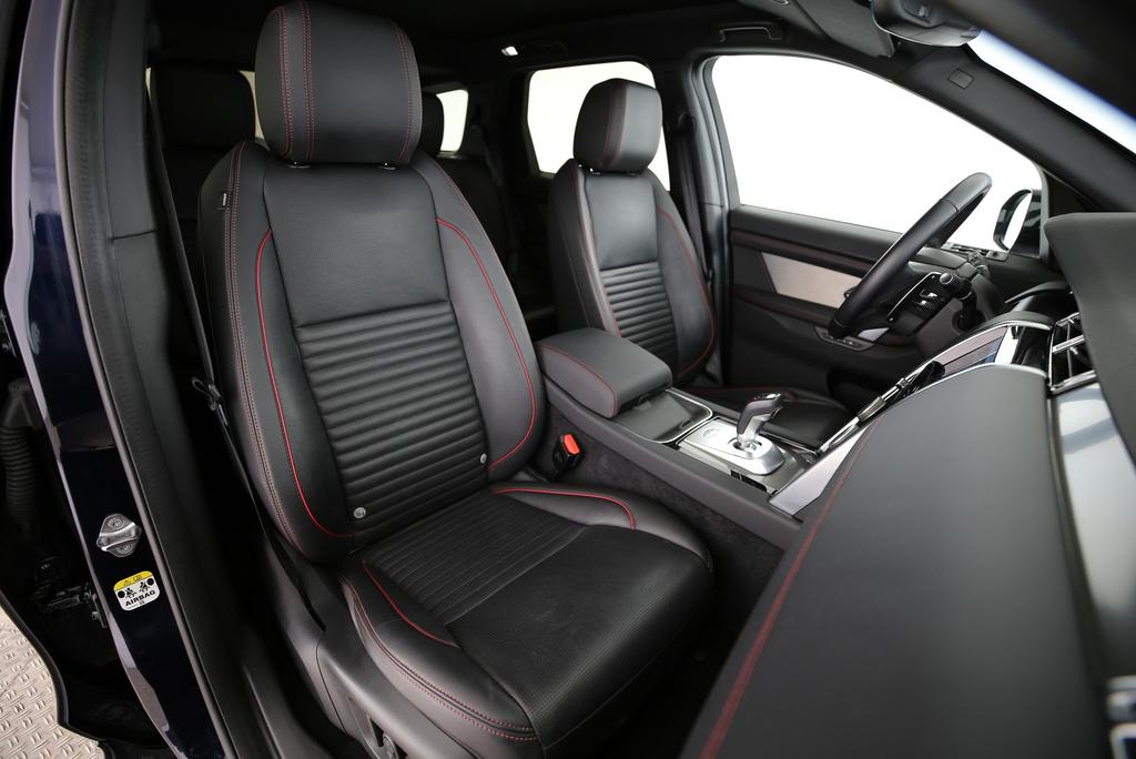 LAND ROVER Discovery Sport 1.5 T 300e R-Dynamic SE-image-13