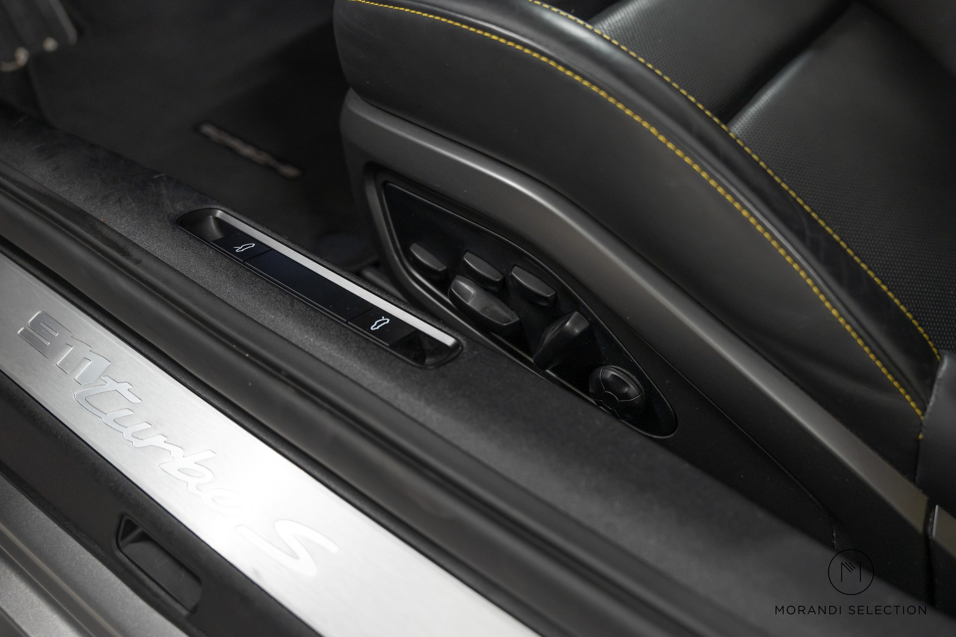 PORSCHE 911 Coupé 3.7 Turbo S PDK-image-13