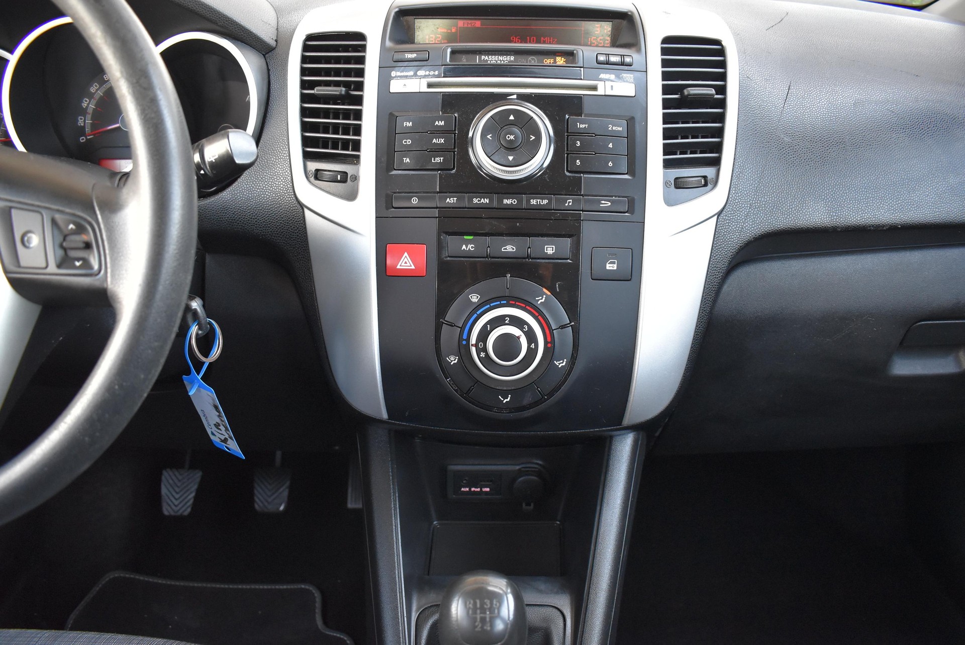 KIA Venga 1.4 CVVT Seven-image-9