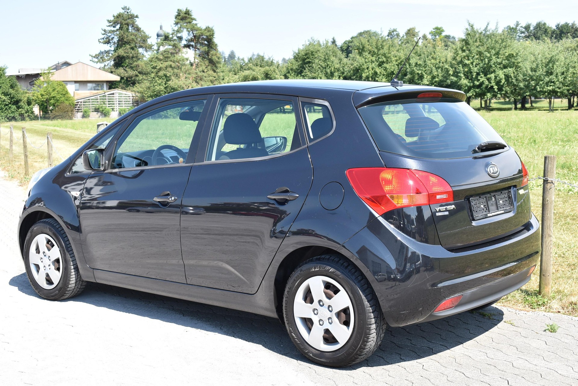 KIA Venga 1.4 CVVT Seven-image-2