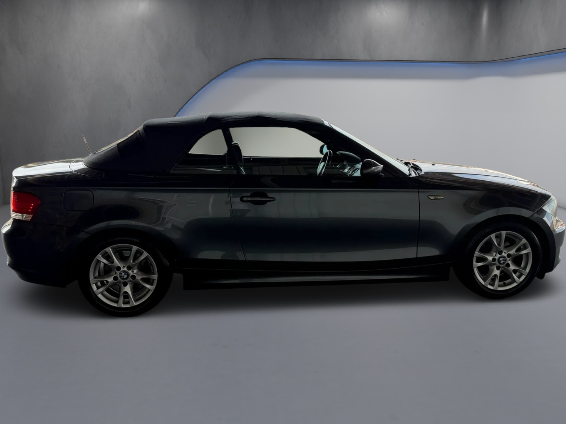 BMW 118i Cabrio-image-7