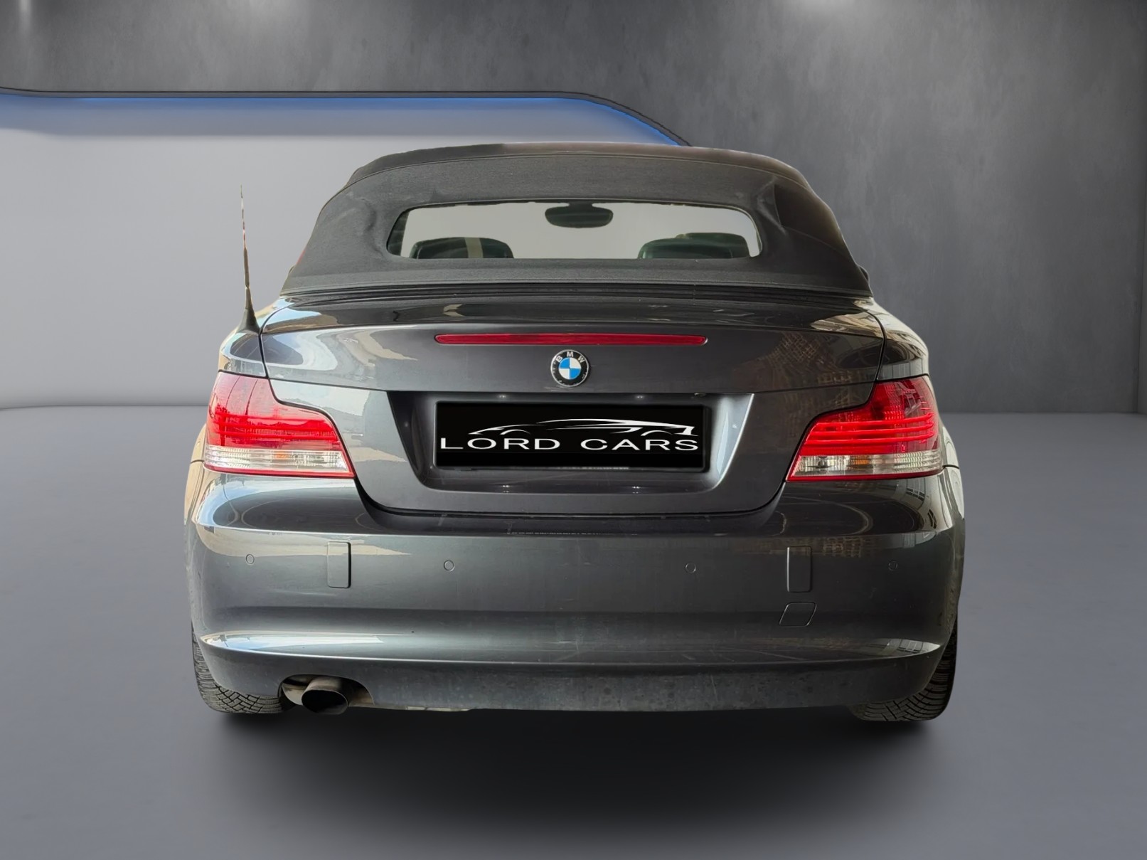 BMW 118i Cabrio-image-4